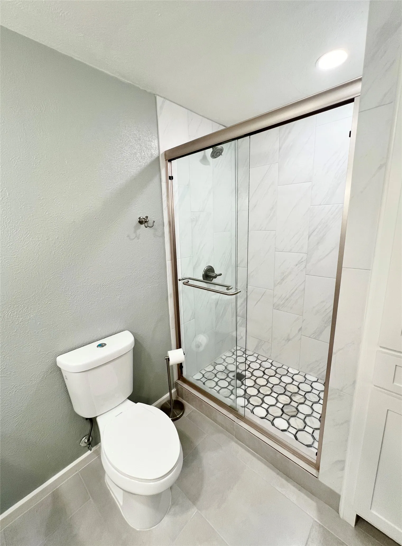 Single Family Residence For Rent in Denton County , 3100 Chestnut Road, Carrollton, Texas 75007, 3 Bedroom, 2 Bathroom, 2 Garage spaces, 1,896 Sqft, built in 1974, mls#21363967, Real Estate Agent in Carrollton, Homes For Rent in Denton county, Homes For Rent in Carrollton, Realtor in Carrollton Texas, Real Estate Brokerage Independent Realty Texas, Luminita Cordes Realtor