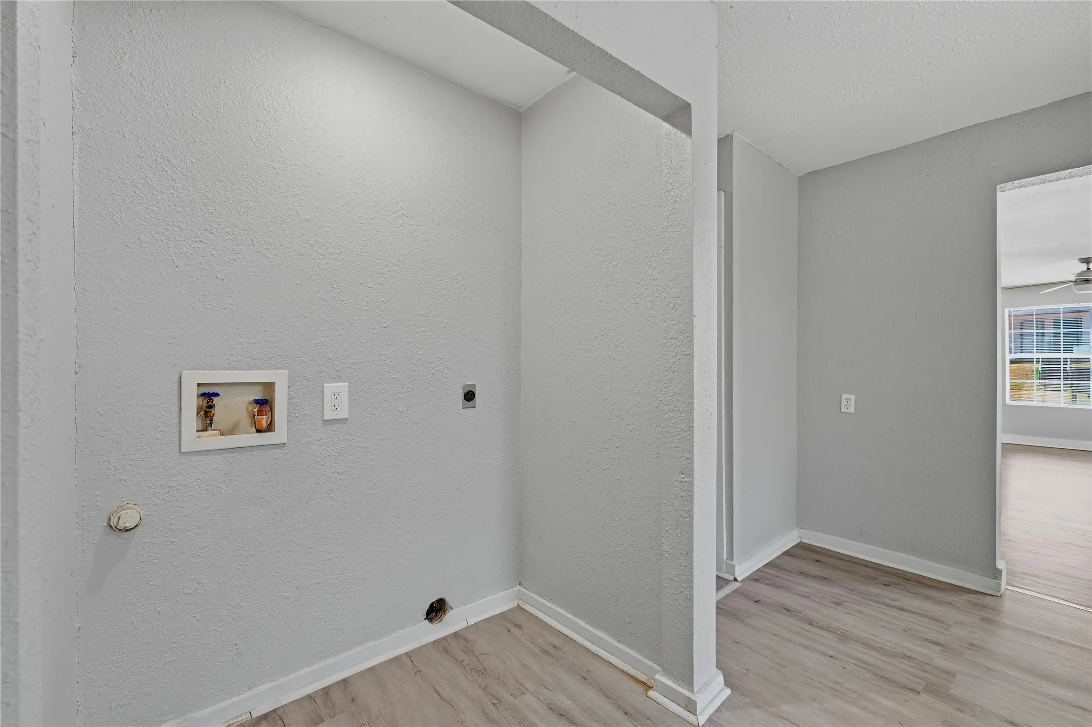 Single Family Residence For Sale in Grayson County , 215 W Walker Street, Denison, Texas 75020, 3 Bedroom, 2 Bathroom, Garage spaces, 1,252 Sqft, built in 1930, mls#21363972, Real Estate Agent in Denison, Homes For Sale in Grayson county, Homes For Sale in Denison, Realtor in Denison Texas, Real Estate Brokerage Independent Realty Texas, Luminita Cordes Realtor