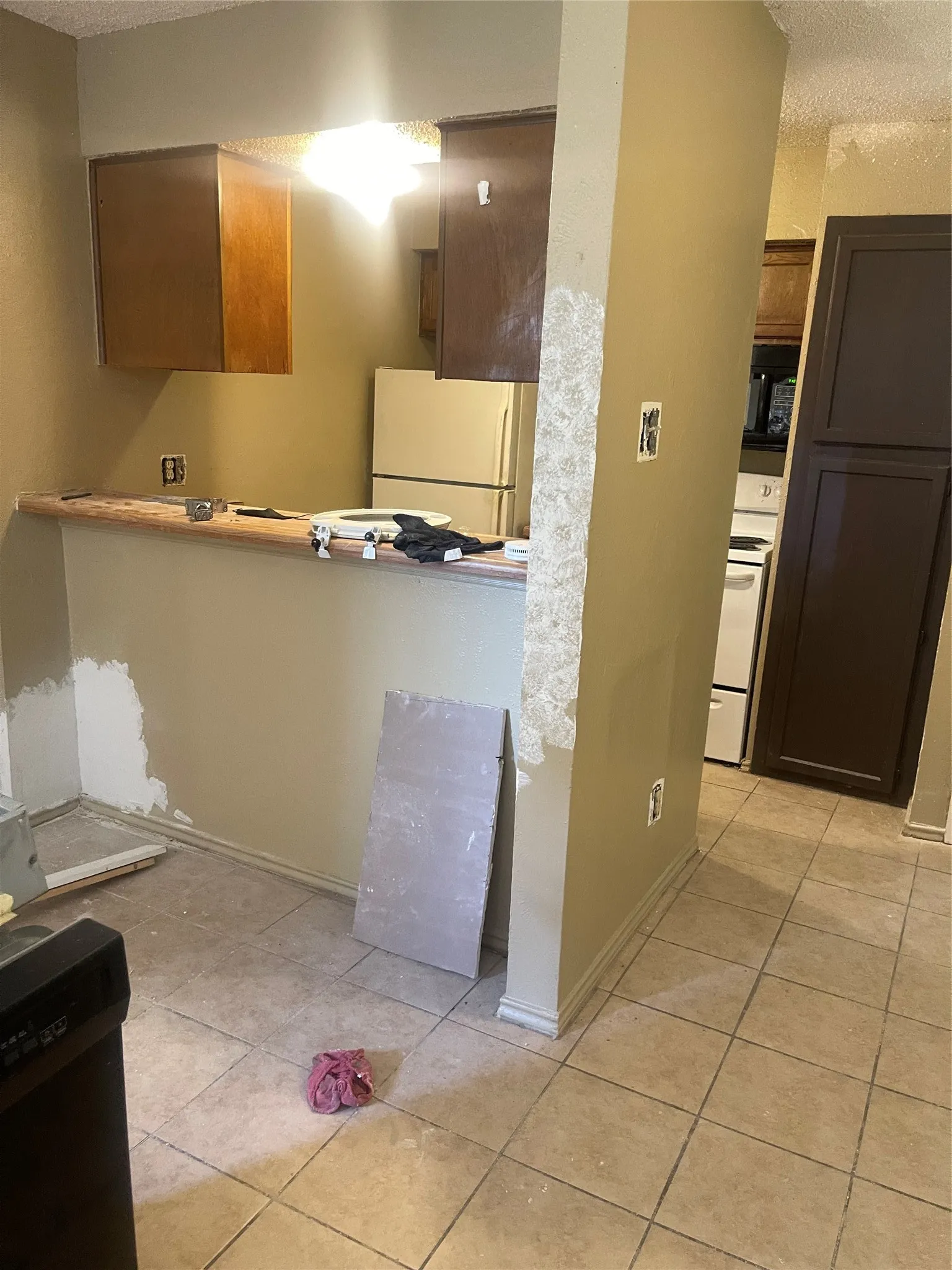 Condominium For Sale in Dallas County , 9520 Royal Lane 121, Dallas, Texas 75243, 1 Bedroom, 1 Bathroom, Garage spaces, 452 Sqft, built in 1983, mls#21361116, Real Estate Agent in Dallas, Homes For Sale in Dallas county, Homes For Sale in Dallas, Realtor in Dallas Texas, Real Estate Brokerage Independent Realty Texas, Luminita Cordes Realtor