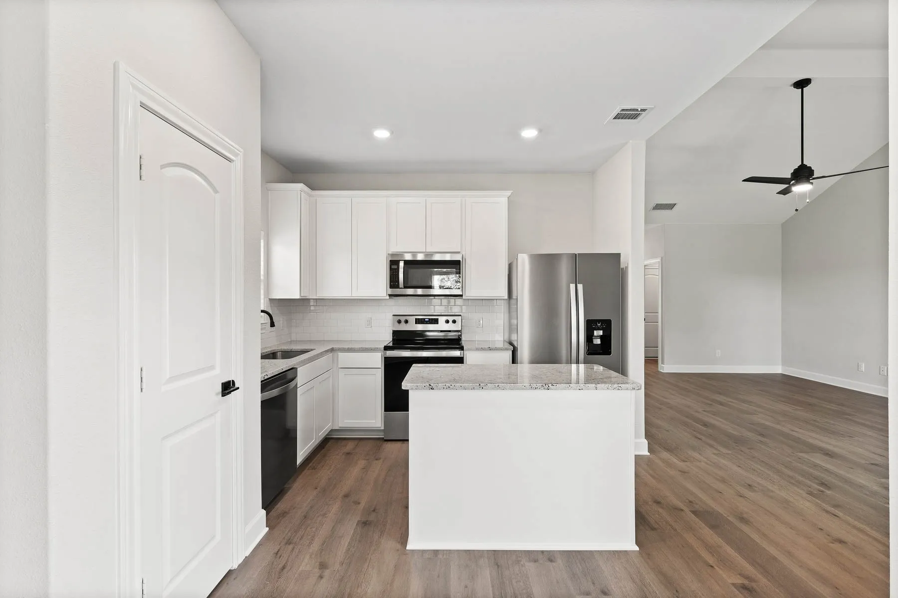 Single Family Residence For Sale in Dallas County , 1025 Holly Drive, Hutchins, Texas 75141, 4 Bedroom, 2 Bathroom, 2 Garage spaces, 1,674 Sqft, built in 2026, mls#21363999, Real Estate Agent in Hutchins, Homes For Sale in Dallas county, Homes For Sale in Hutchins, Realtor in Hutchins Texas, Real Estate Brokerage Independent Realty Texas, Luminita Cordes Realtor