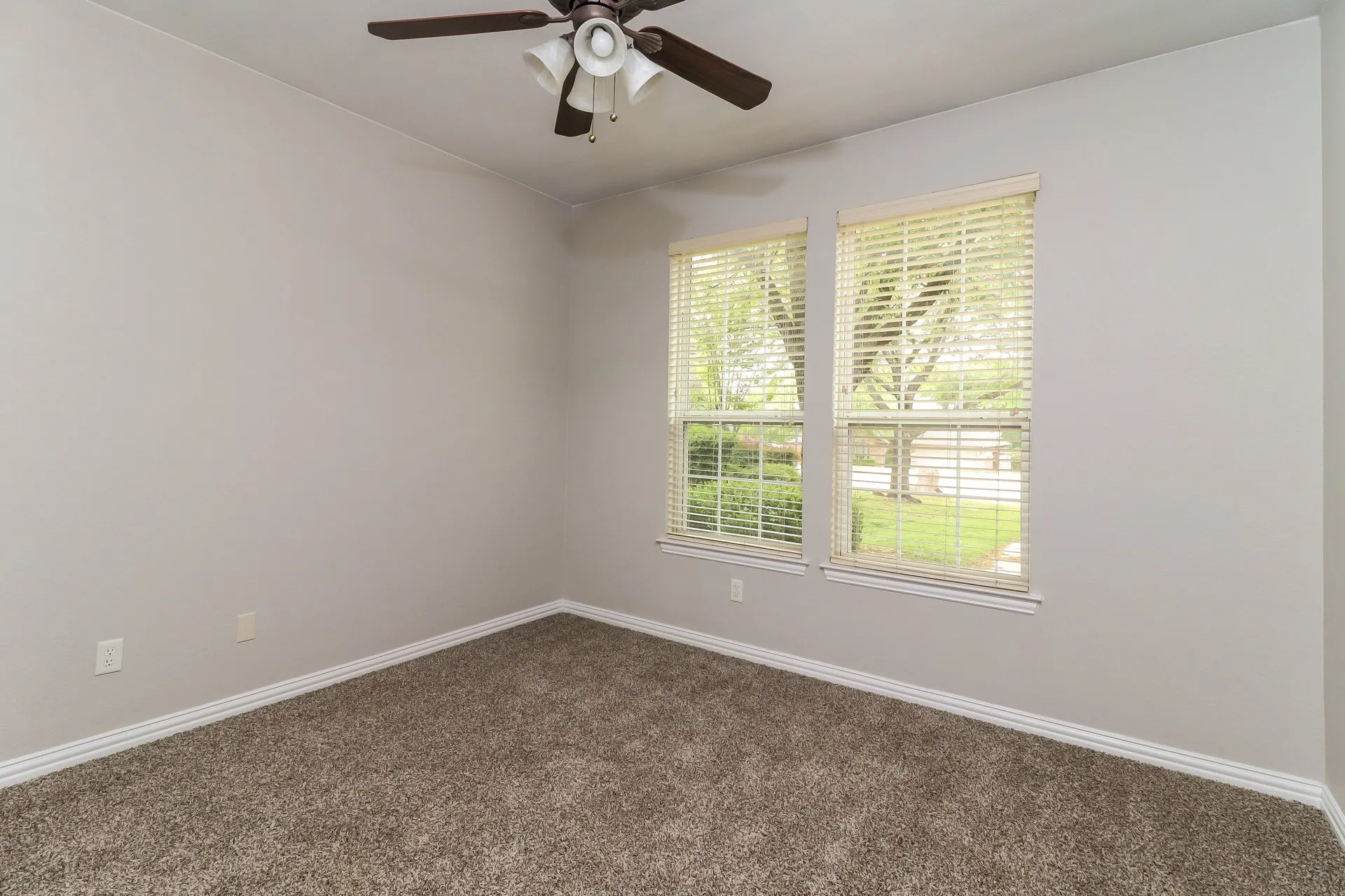 Single Family Residence For Rent in Tarrant County , 5228 Estrella Lane, Benbrook, Texas 76126, 3 Bedroom, 2 Bathroom, 2 Garage spaces, 2,205 Sqft, built in 2004, mls#21364000, Real Estate Agent in Benbrook, Homes For Rent in Tarrant county, Homes For Rent in Benbrook, Realtor in Benbrook Texas, Real Estate Brokerage Independent Realty Texas, Luminita Cordes Realtor