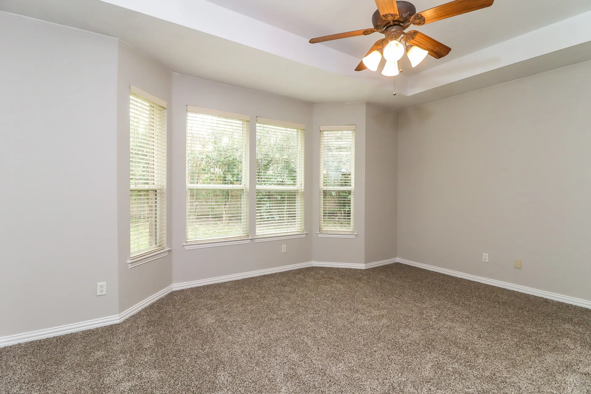 Single Family Residence For Rent in Tarrant County , 5228 Estrella Lane, Benbrook, Texas 76126, 3 Bedroom, 2 Bathroom, 2 Garage spaces, 2,205 Sqft, built in 2004, mls#21364000, Real Estate Agent in Benbrook, Homes For Rent in Tarrant county, Homes For Rent in Benbrook, Realtor in Benbrook Texas, Real Estate Brokerage Independent Realty Texas, Luminita Cordes Realtor