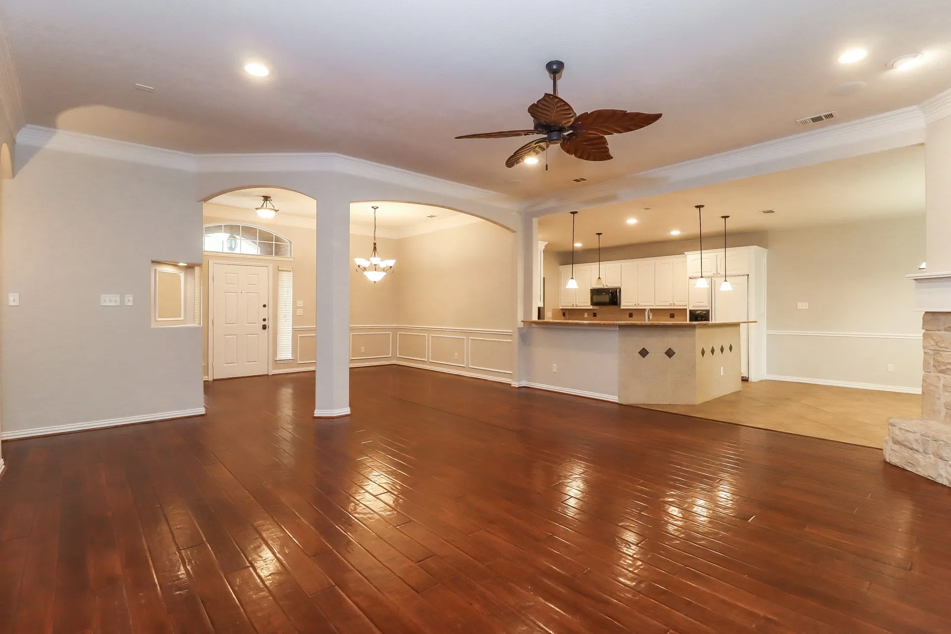 Single Family Residence For Rent in Tarrant County , 5228 Estrella Lane, Benbrook, Texas 76126, 3 Bedroom, 2 Bathroom, 2 Garage spaces, 2,205 Sqft, built in 2004, mls#21364000, Real Estate Agent in Benbrook, Homes For Rent in Tarrant county, Homes For Rent in Benbrook, Realtor in Benbrook Texas, Real Estate Brokerage Independent Realty Texas, Luminita Cordes Realtor