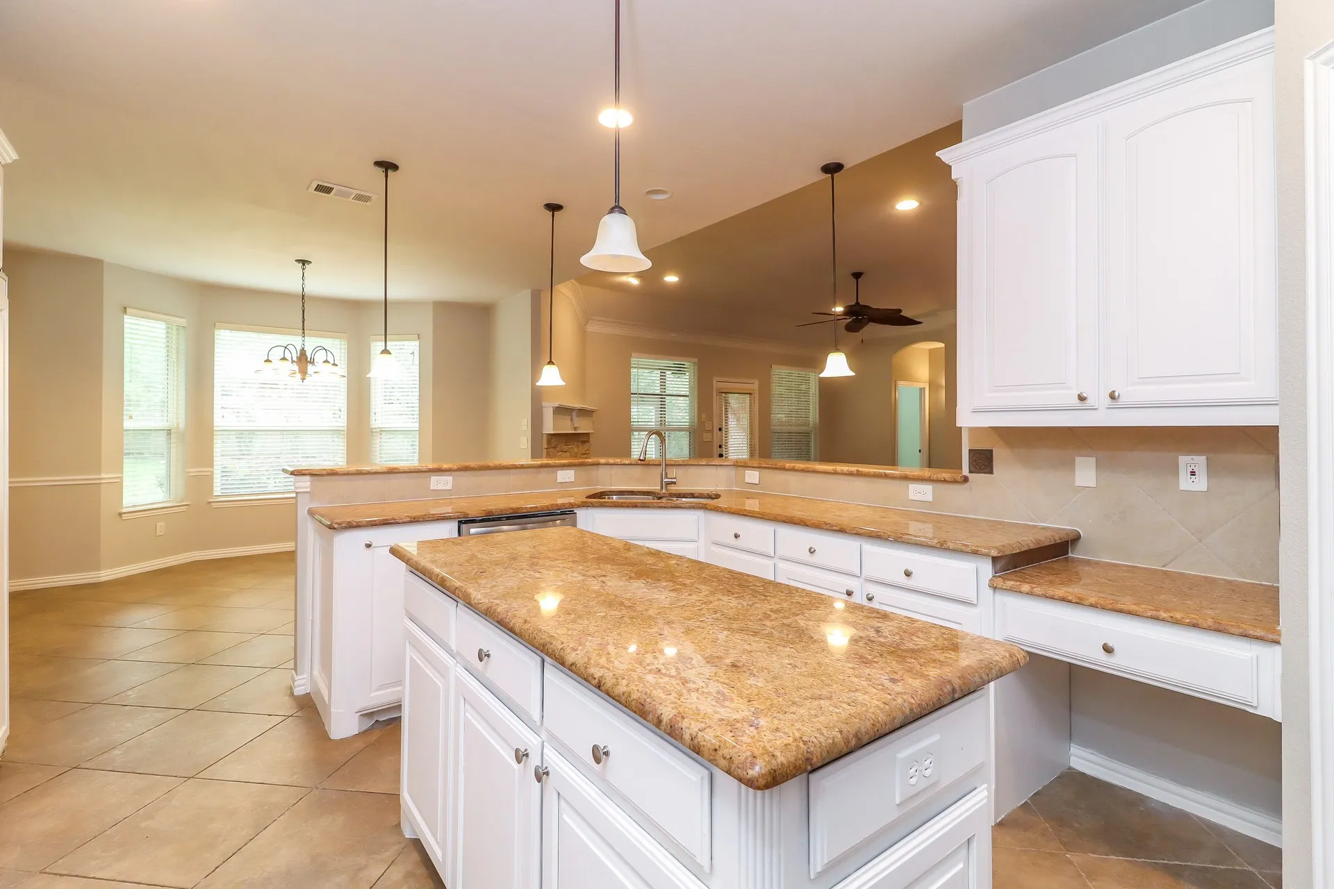 Single Family Residence For Rent in Tarrant County , 5228 Estrella Lane, Benbrook, Texas 76126, 3 Bedroom, 2 Bathroom, 2 Garage spaces, 2,205 Sqft, built in 2004, mls#21364000, Real Estate Agent in Benbrook, Homes For Rent in Tarrant county, Homes For Rent in Benbrook, Realtor in Benbrook Texas, Real Estate Brokerage Independent Realty Texas, Luminita Cordes Realtor