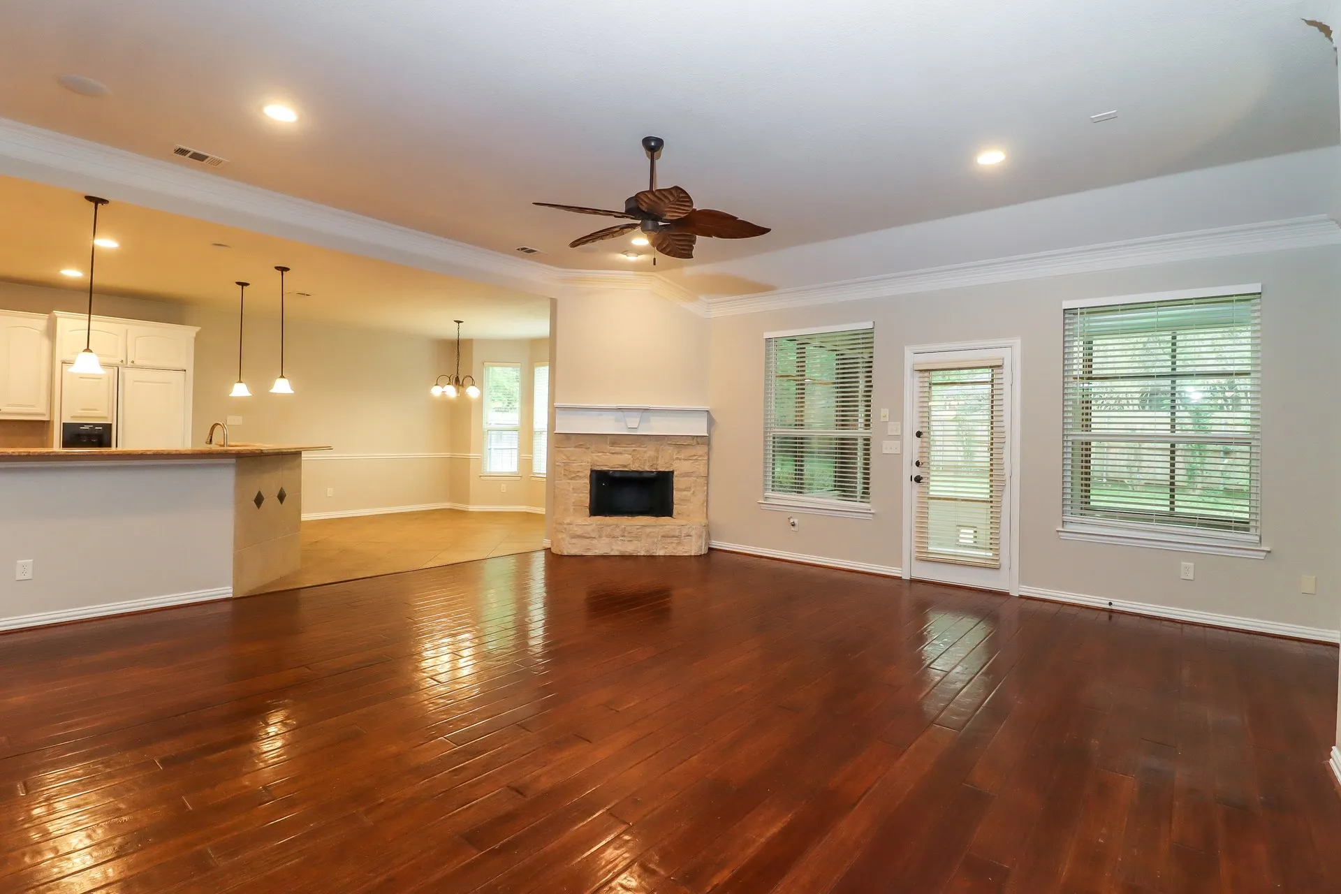Single Family Residence For Rent in Tarrant County , 5228 Estrella Lane, Benbrook, Texas 76126, 3 Bedroom, 2 Bathroom, 2 Garage spaces, 2,205 Sqft, built in 2004, mls#21364000, Real Estate Agent in Benbrook, Homes For Rent in Tarrant county, Homes For Rent in Benbrook, Realtor in Benbrook Texas, Real Estate Brokerage Independent Realty Texas, Luminita Cordes Realtor
