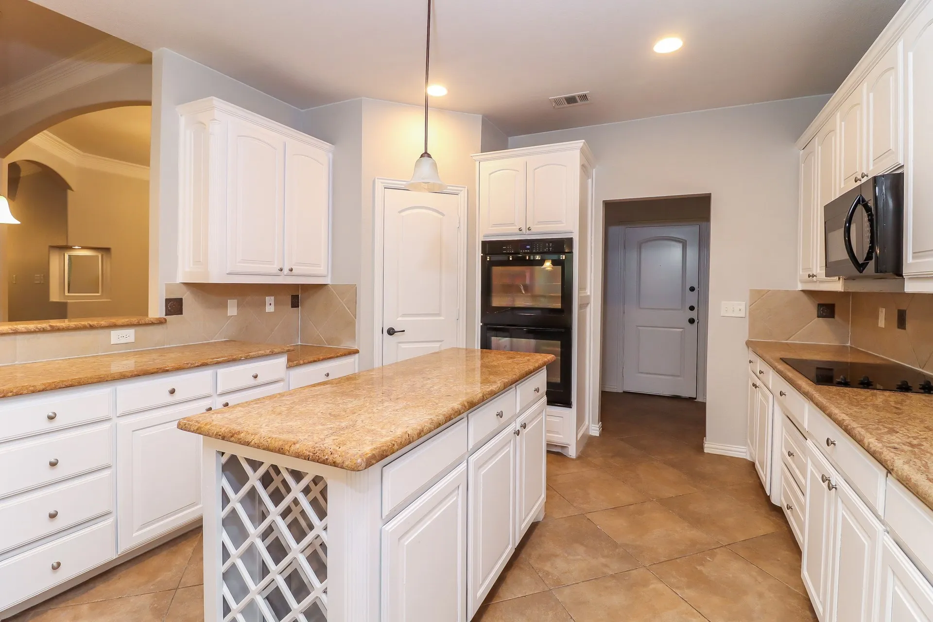 Single Family Residence For Rent in Tarrant County , 5228 Estrella Lane, Benbrook, Texas 76126, 3 Bedroom, 2 Bathroom, 2 Garage spaces, 2,205 Sqft, built in 2004, mls#21364000, Real Estate Agent in Benbrook, Homes For Rent in Tarrant county, Homes For Rent in Benbrook, Realtor in Benbrook Texas, Real Estate Brokerage Independent Realty Texas, Luminita Cordes Realtor