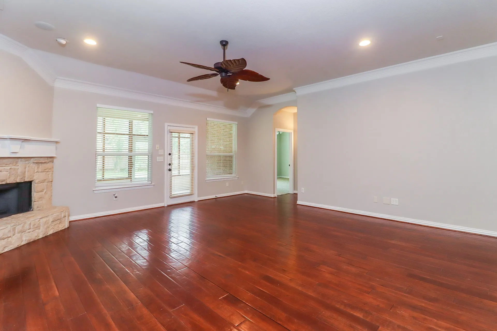 Single Family Residence For Rent in Tarrant County , 5228 Estrella Lane, Benbrook, Texas 76126, 3 Bedroom, 2 Bathroom, 2 Garage spaces, 2,205 Sqft, built in 2004, mls#21364000, Real Estate Agent in Benbrook, Homes For Rent in Tarrant county, Homes For Rent in Benbrook, Realtor in Benbrook Texas, Real Estate Brokerage Independent Realty Texas, Luminita Cordes Realtor