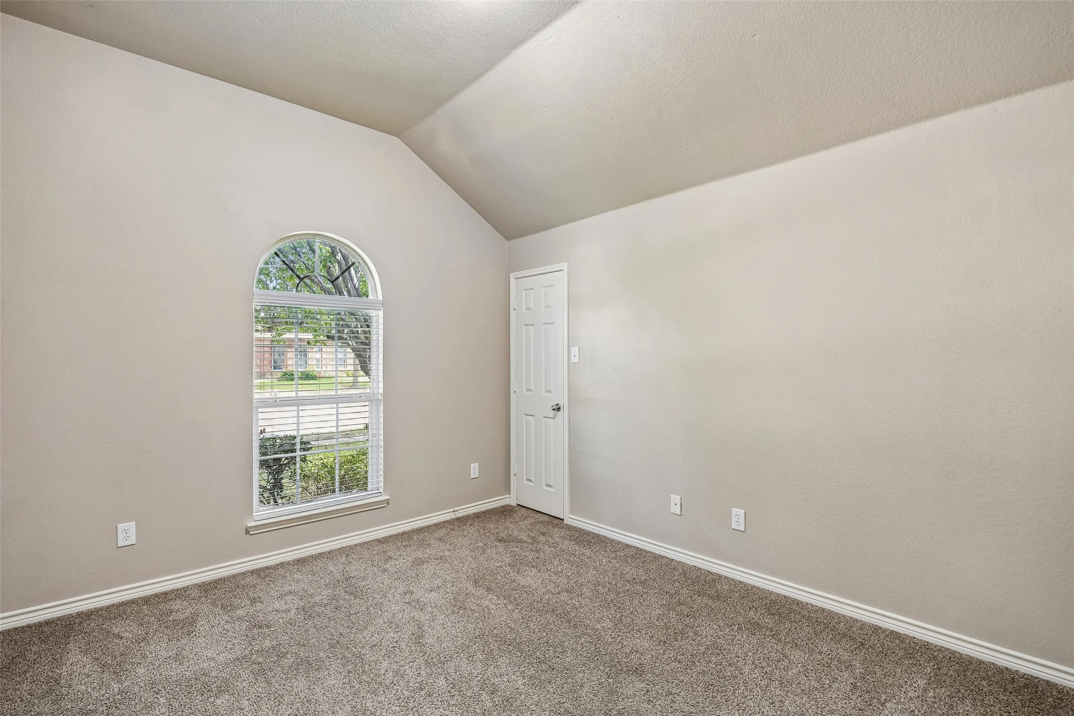 Single Family Residence For Sale in Collin County , 1612 Balboa Lane, Allen, Texas 75002, 3 Bedroom, 2 Bathroom, 2 Garage spaces, 1,875 Sqft, built in 2005, mls#21361532, Real Estate Agent in Allen, Homes For Sale in Collin county, Homes For Sale in Allen, Realtor in Allen Texas, Real Estate Brokerage Independent Realty Texas, Luminita Cordes Realtor