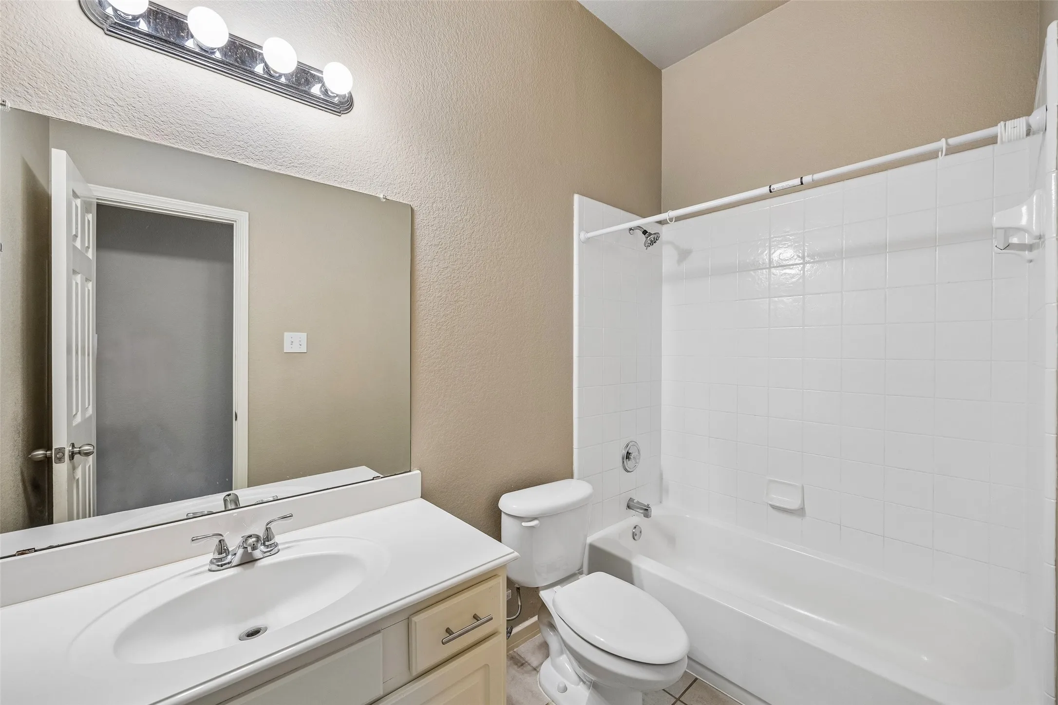 Single Family Residence For Sale in Collin County , 1612 Balboa Lane, Allen, Texas 75002, 3 Bedroom, 2 Bathroom, 2 Garage spaces, 1,875 Sqft, built in 2005, mls#21361532, Real Estate Agent in Allen, Homes For Sale in Collin county, Homes For Sale in Allen, Realtor in Allen Texas, Real Estate Brokerage Independent Realty Texas, Luminita Cordes Realtor