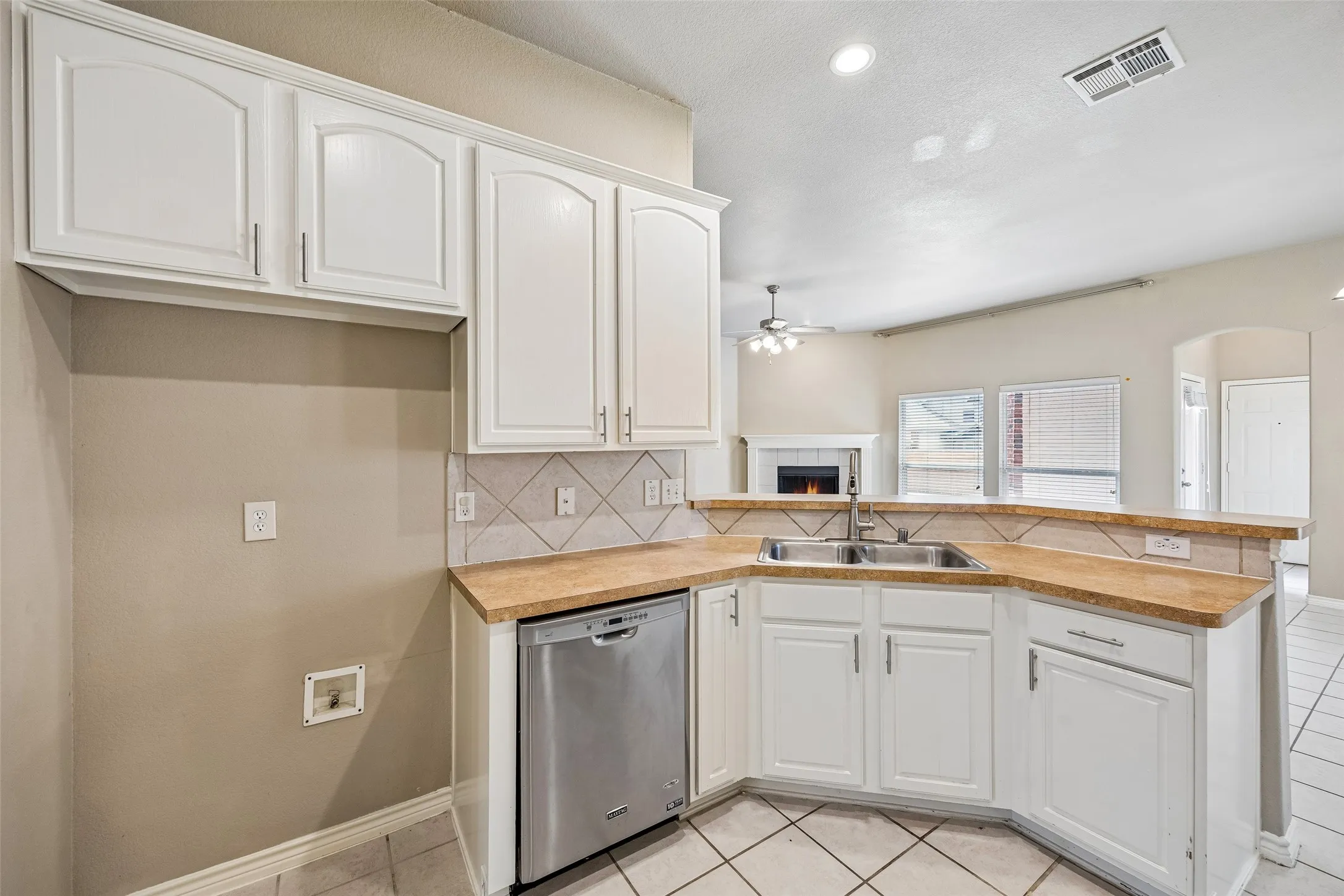 Single Family Residence For Sale in Collin County , 1612 Balboa Lane, Allen, Texas 75002, 3 Bedroom, 2 Bathroom, 2 Garage spaces, 1,875 Sqft, built in 2005, mls#21361532, Real Estate Agent in Allen, Homes For Sale in Collin county, Homes For Sale in Allen, Realtor in Allen Texas, Real Estate Brokerage Independent Realty Texas, Luminita Cordes Realtor