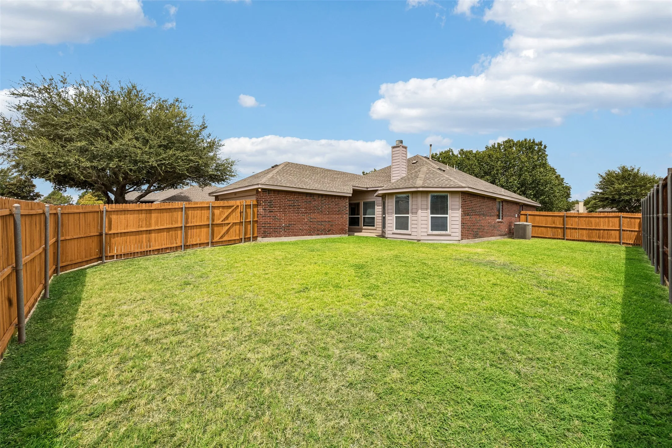 Single Family Residence For Sale in Collin County , 1612 Balboa Lane, Allen, Texas 75002, 3 Bedroom, 2 Bathroom, 2 Garage spaces, 1,875 Sqft, built in 2005, mls#21361532, Real Estate Agent in Allen, Homes For Sale in Collin county, Homes For Sale in Allen, Realtor in Allen Texas, Real Estate Brokerage Independent Realty Texas, Luminita Cordes Realtor