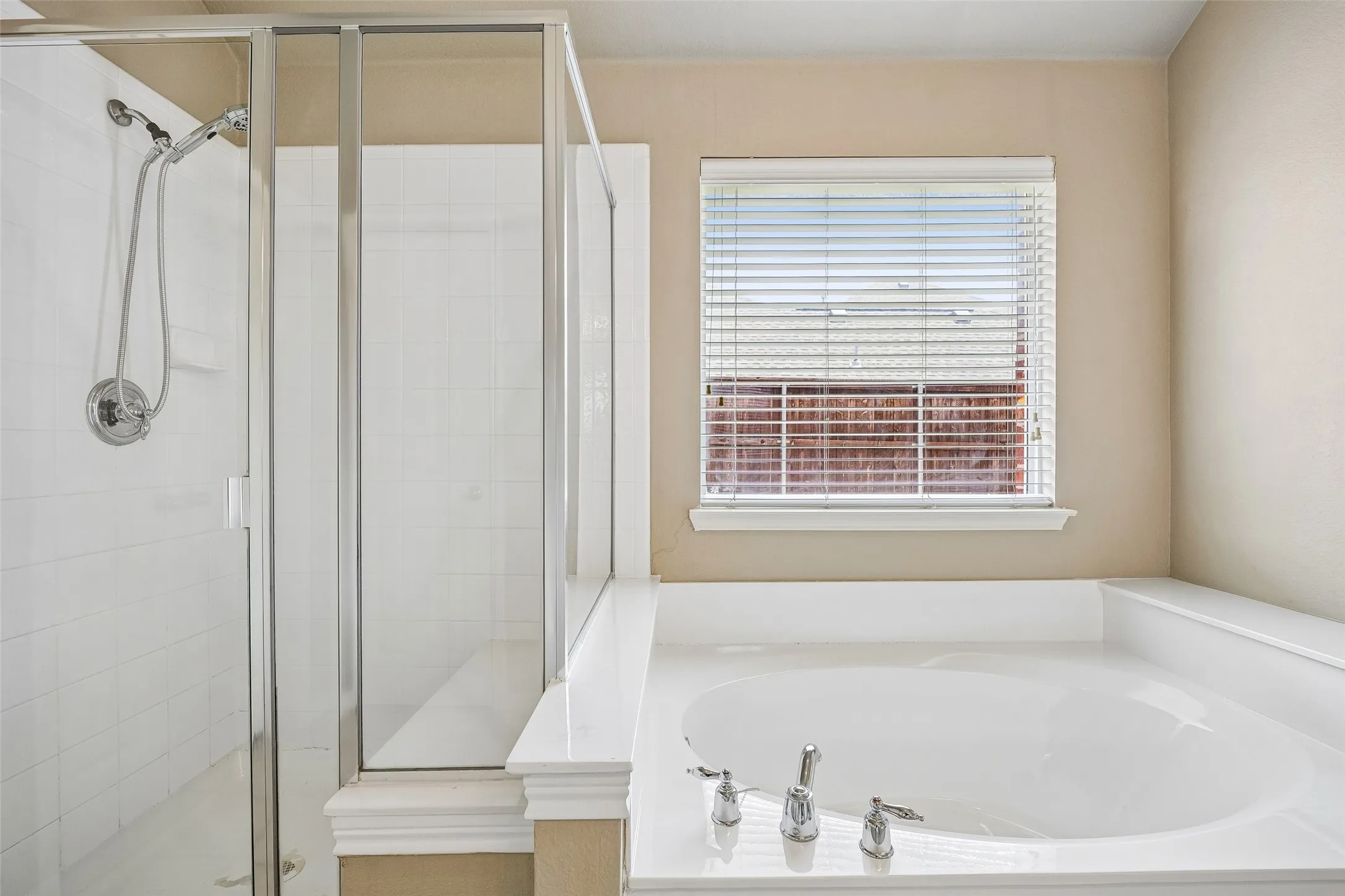Single Family Residence For Sale in Collin County , 1612 Balboa Lane, Allen, Texas 75002, 3 Bedroom, 2 Bathroom, 2 Garage spaces, 1,875 Sqft, built in 2005, mls#21361532, Real Estate Agent in Allen, Homes For Sale in Collin county, Homes For Sale in Allen, Realtor in Allen Texas, Real Estate Brokerage Independent Realty Texas, Luminita Cordes Realtor