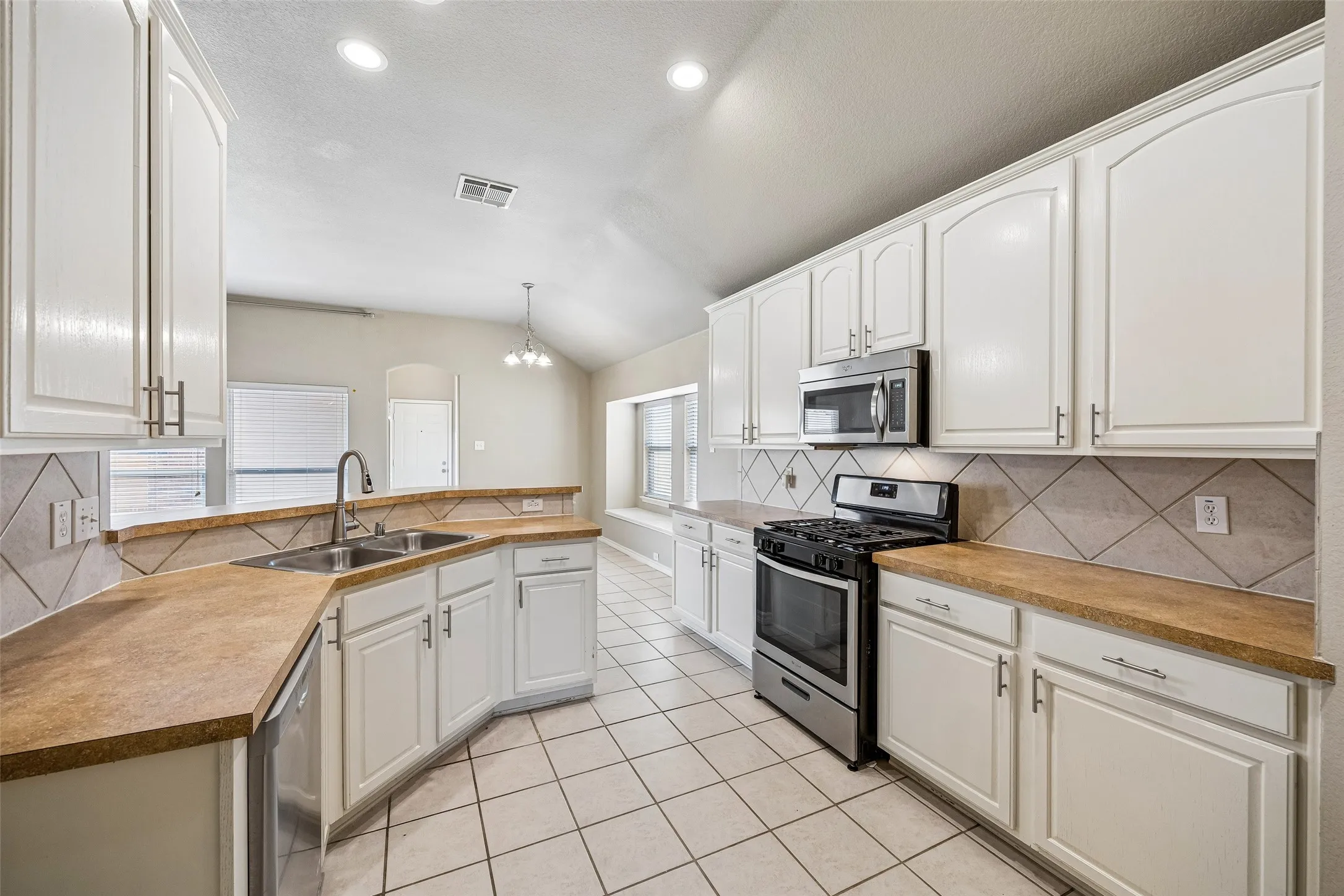 Single Family Residence For Sale in Collin County , 1612 Balboa Lane, Allen, Texas 75002, 3 Bedroom, 2 Bathroom, 2 Garage spaces, 1,875 Sqft, built in 2005, mls#21361532, Real Estate Agent in Allen, Homes For Sale in Collin county, Homes For Sale in Allen, Realtor in Allen Texas, Real Estate Brokerage Independent Realty Texas, Luminita Cordes Realtor