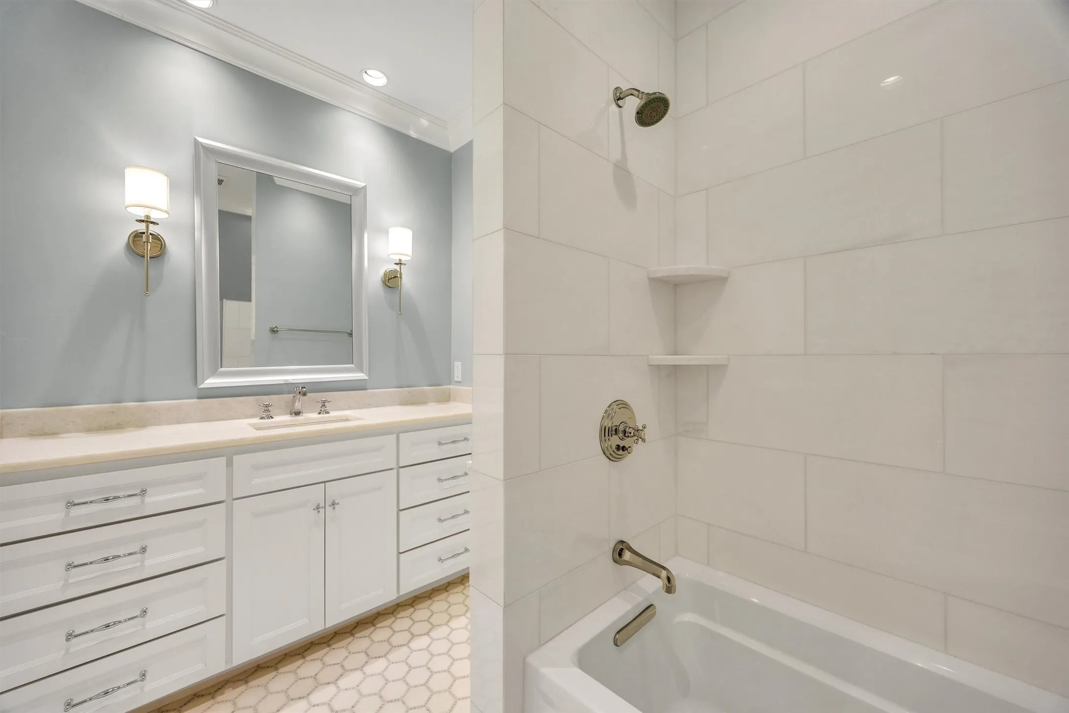 One of 5 en suite bedrooms.