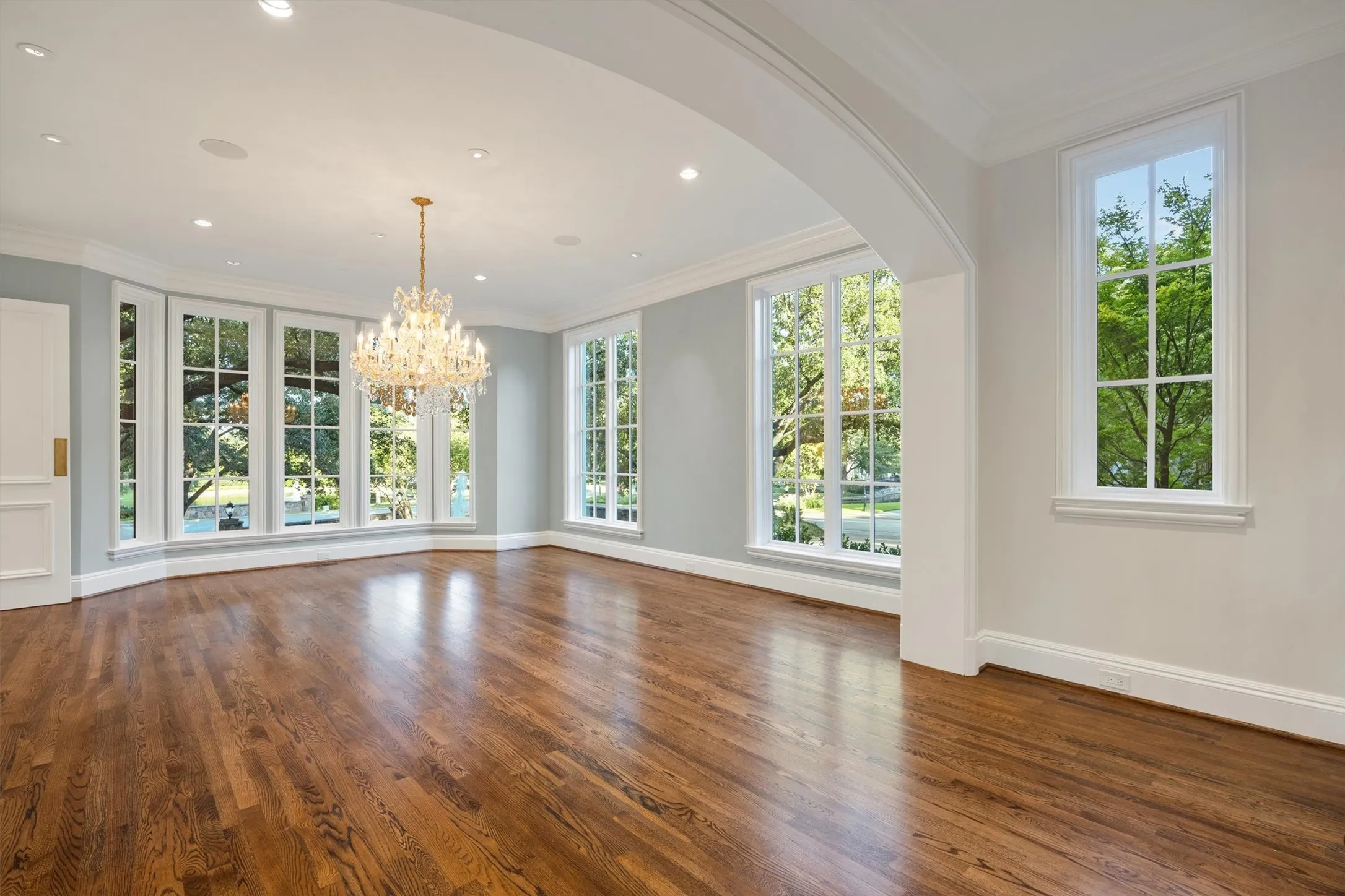 Single Family Residence For Sale in Dallas County , 31 Robledo Drive, Dallas, Texas 75230, 5 Bedroom, 7 Bathroom, 4 Garage spaces, 8,000 Sqft, built in 1993, mls#21363830, Real Estate Agent in Dallas, Homes For Sale in Dallas county, Homes For Sale in Dallas, Realtor in Dallas Texas, Real Estate Brokerage Independent Realty Texas, Luminita Cordes Realtor