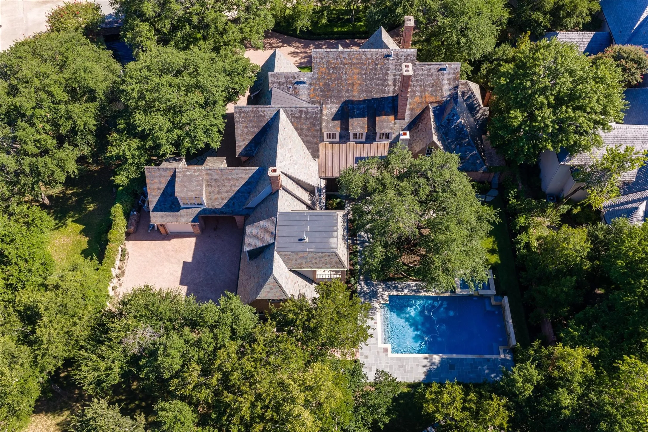 Single Family Residence For Sale in Dallas County , 31 Robledo Drive, Dallas, Texas 75230, 5 Bedroom, 7 Bathroom, 4 Garage spaces, 8,000 Sqft, built in 1993, mls#21363830, Real Estate Agent in Dallas, Homes For Sale in Dallas county, Homes For Sale in Dallas, Realtor in Dallas Texas, Real Estate Brokerage Independent Realty Texas, Luminita Cordes Realtor