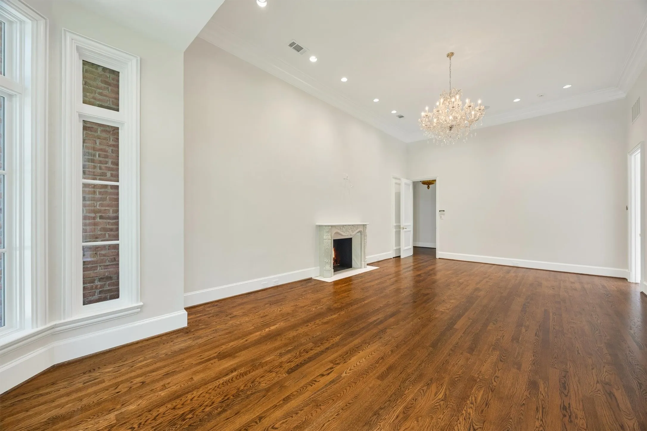 Single Family Residence For Sale in Dallas County , 31 Robledo Drive, Dallas, Texas 75230, 5 Bedroom, 7 Bathroom, 4 Garage spaces, 8,000 Sqft, built in 1993, mls#21363830, Real Estate Agent in Dallas, Homes For Sale in Dallas county, Homes For Sale in Dallas, Realtor in Dallas Texas, Real Estate Brokerage Independent Realty Texas, Luminita Cordes Realtor