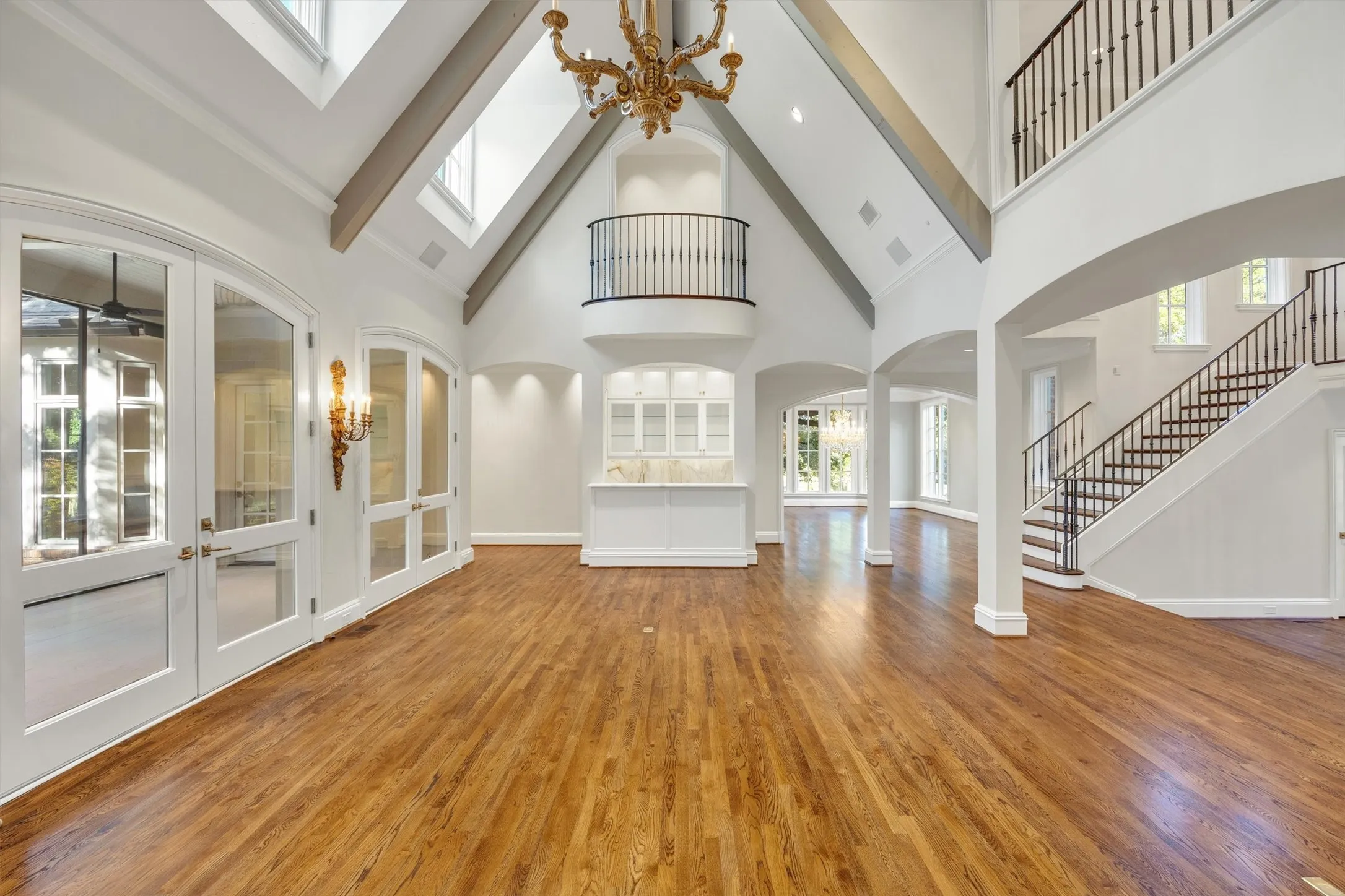 Single Family Residence For Sale in Dallas County , 31 Robledo Drive, Dallas, Texas 75230, 5 Bedroom, 7 Bathroom, 4 Garage spaces, 8,000 Sqft, built in 1993, mls#21363830, Real Estate Agent in Dallas, Homes For Sale in Dallas county, Homes For Sale in Dallas, Realtor in Dallas Texas, Real Estate Brokerage Independent Realty Texas, Luminita Cordes Realtor