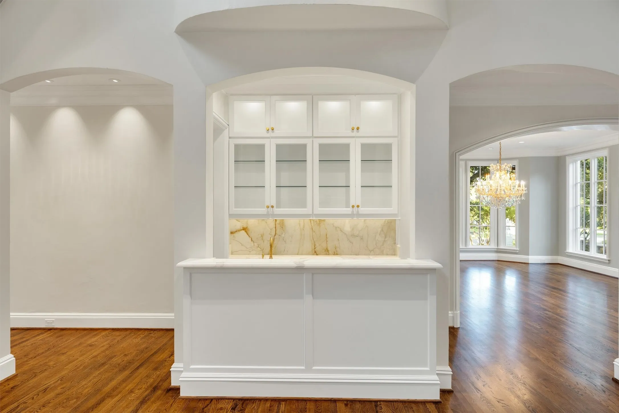 Single Family Residence For Sale in Dallas County , 31 Robledo Drive, Dallas, Texas 75230, 5 Bedroom, 7 Bathroom, 4 Garage spaces, 8,000 Sqft, built in 1993, mls#21363830, Real Estate Agent in Dallas, Homes For Sale in Dallas county, Homes For Sale in Dallas, Realtor in Dallas Texas, Real Estate Brokerage Independent Realty Texas, Luminita Cordes Realtor