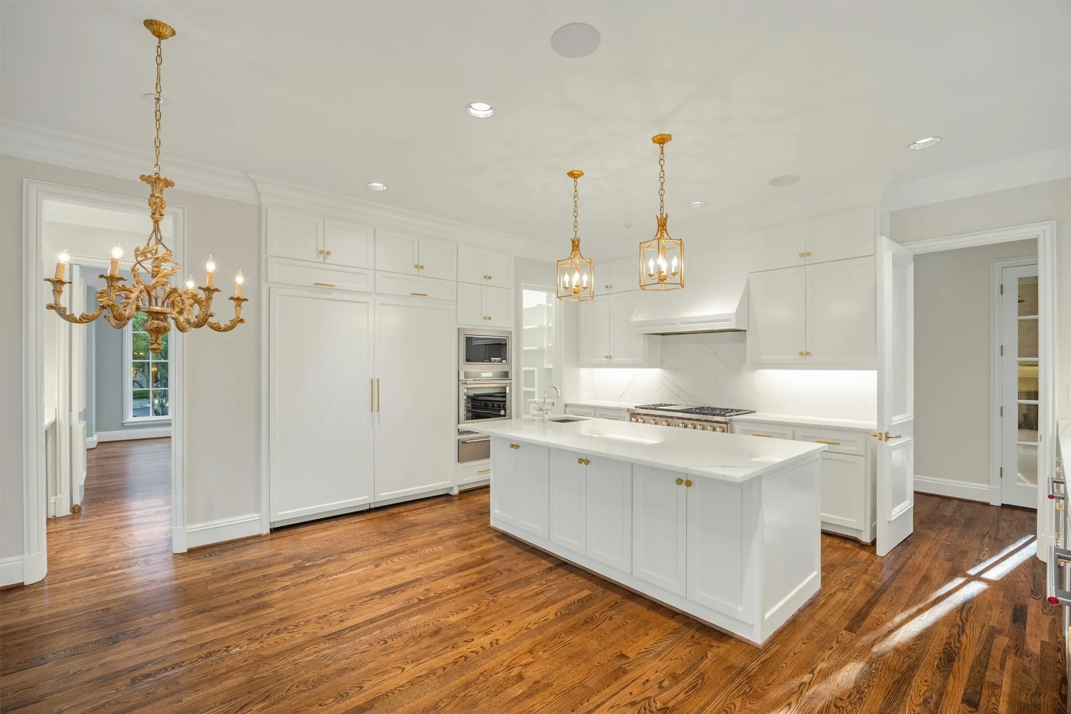 Single Family Residence For Sale in Dallas County , 31 Robledo Drive, Dallas, Texas 75230, 5 Bedroom, 7 Bathroom, 4 Garage spaces, 8,000 Sqft, built in 1993, mls#21363830, Real Estate Agent in Dallas, Homes For Sale in Dallas county, Homes For Sale in Dallas, Realtor in Dallas Texas, Real Estate Brokerage Independent Realty Texas, Luminita Cordes Realtor