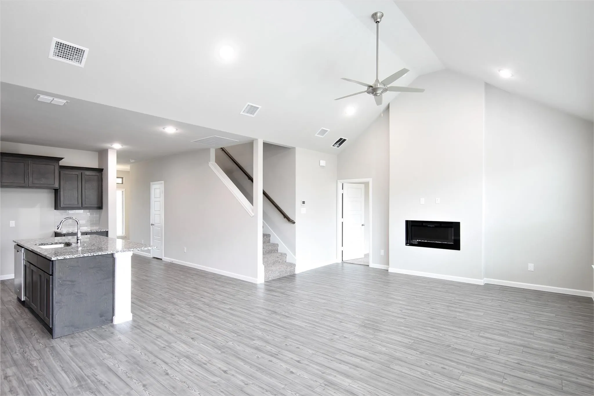 Single Family Residence For Rent in Kaufman County , 1629 Havenrock Drive, Forney, Texas 75126, 4 Bedroom, 3 Bathroom, 2 Garage spaces, 2,447 Sqft, built in 2021, mls#21364023, Real Estate Agent in Forney, Homes For Rent in Kaufman county, Homes For Rent in Forney, Realtor in Forney Texas, Real Estate Brokerage Independent Realty Texas, Luminita Cordes Realtor