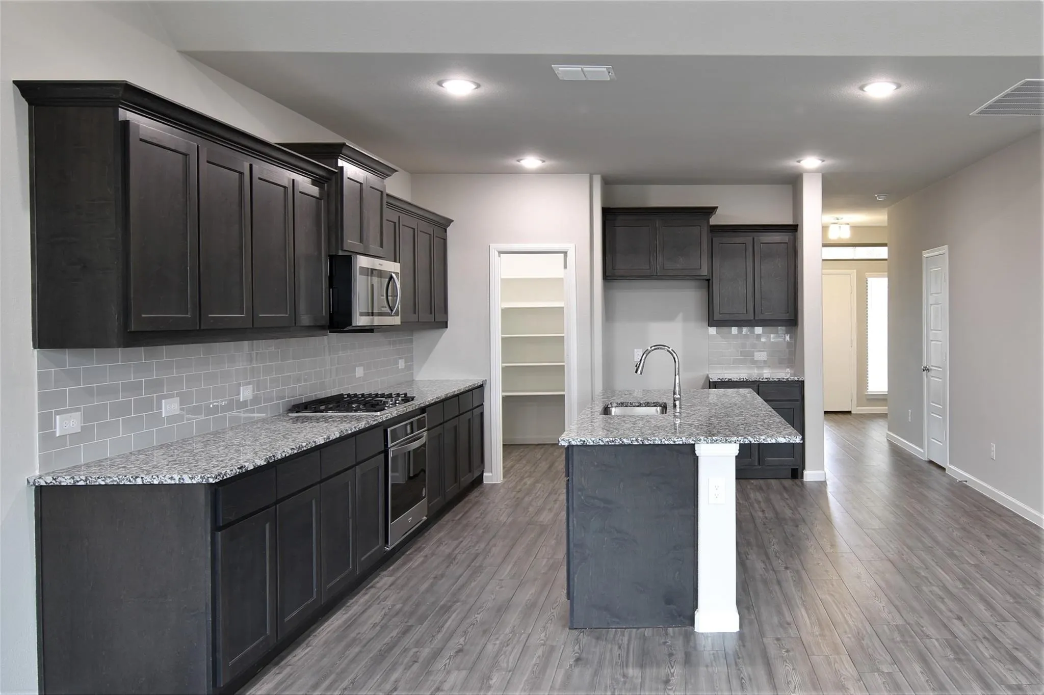Single Family Residence For Rent in Kaufman County , 1629 Havenrock Drive, Forney, Texas 75126, 4 Bedroom, 3 Bathroom, 2 Garage spaces, 2,447 Sqft, built in 2021, mls#21364023, Real Estate Agent in Forney, Homes For Rent in Kaufman county, Homes For Rent in Forney, Realtor in Forney Texas, Real Estate Brokerage Independent Realty Texas, Luminita Cordes Realtor