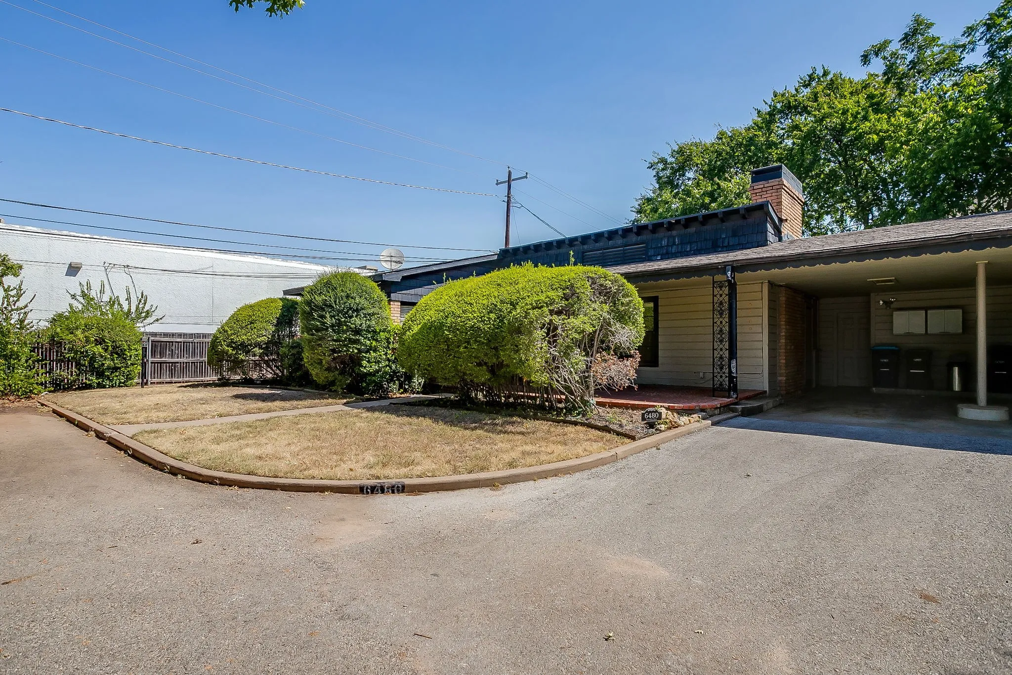 Duplex For Rent in Tarrant County , 6480 Waverly Way, Fort Worth, Texas 76116, 2 Bedroom, 2 Bathroom, Garage spaces, 1,100 Sqft, built in 1952, mls#21363864, Real Estate Agent in Fort Worth, Homes For Rent in Tarrant county, Homes For Rent in Fort Worth, Realtor in Fort Worth Texas, Real Estate Brokerage Independent Realty Texas, Luminita Cordes Realtor