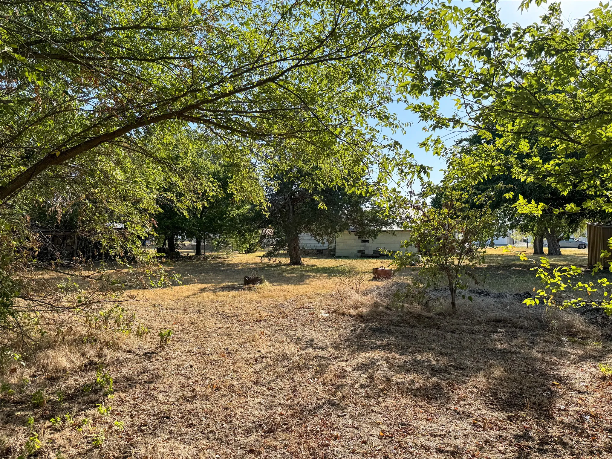 Single Family Residence For Sale in Montague County , 504 S Hall Street, Montague, Texas 76251, 3 Bedroom, 1 Bathroom, Garage spaces, 1,656 Sqft, built in 1953, mls#21363804, Real Estate Agent in Montague, Homes For Sale in Montague county, Homes For Sale in Montague, Realtor in Montague Texas, Real Estate Brokerage Independent Realty Texas, Luminita Cordes Realtor
