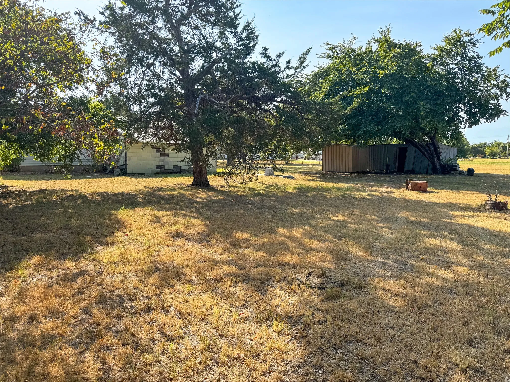 Single Family Residence For Sale in Montague County , 504 S Hall Street, Montague, Texas 76251, 3 Bedroom, 1 Bathroom, Garage spaces, 1,656 Sqft, built in 1953, mls#21363804, Real Estate Agent in Montague, Homes For Sale in Montague county, Homes For Sale in Montague, Realtor in Montague Texas, Real Estate Brokerage Independent Realty Texas, Luminita Cordes Realtor