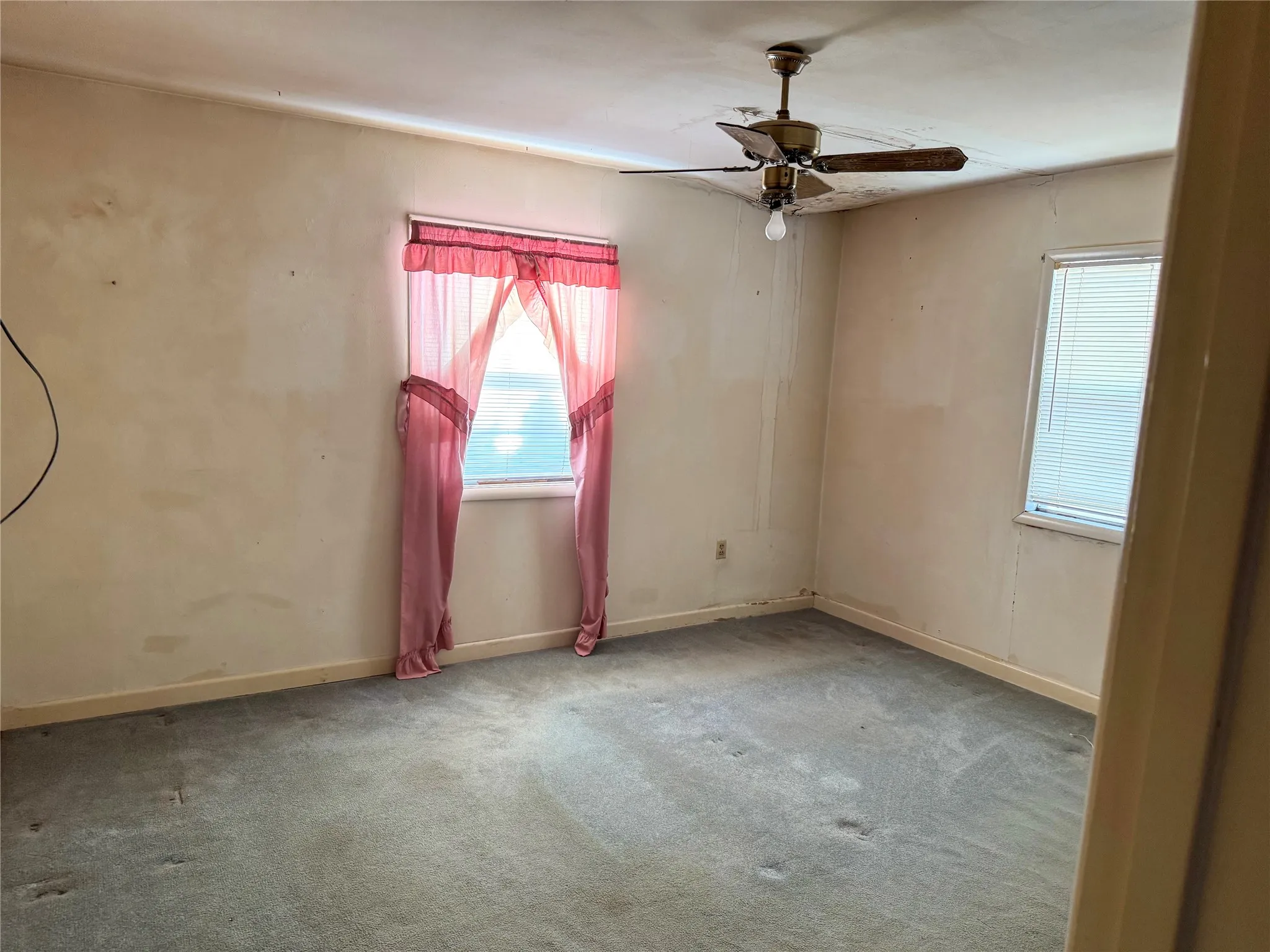 Single Family Residence For Sale in Montague County , 504 S Hall Street, Montague, Texas 76251, 3 Bedroom, 1 Bathroom, Garage spaces, 1,656 Sqft, built in 1953, mls#21363804, Real Estate Agent in Montague, Homes For Sale in Montague county, Homes For Sale in Montague, Realtor in Montague Texas, Real Estate Brokerage Independent Realty Texas, Luminita Cordes Realtor