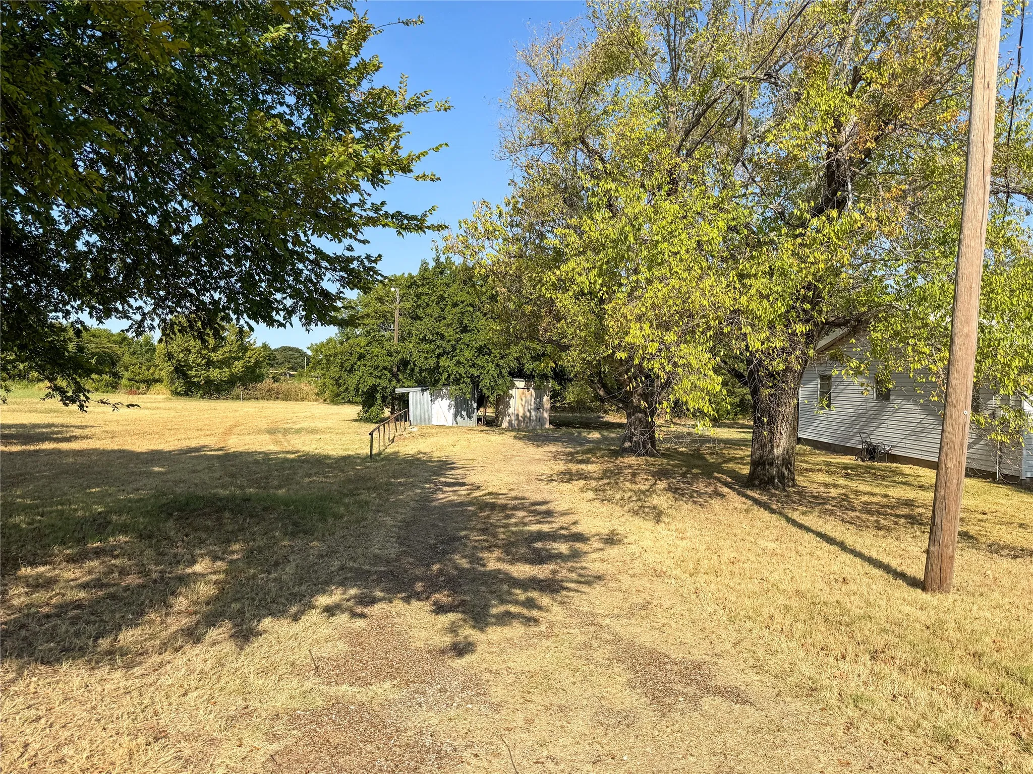 Single Family Residence For Sale in Montague County , 504 S Hall Street, Montague, Texas 76251, 3 Bedroom, 1 Bathroom, Garage spaces, 1,656 Sqft, built in 1953, mls#21363804, Real Estate Agent in Montague, Homes For Sale in Montague county, Homes For Sale in Montague, Realtor in Montague Texas, Real Estate Brokerage Independent Realty Texas, Luminita Cordes Realtor