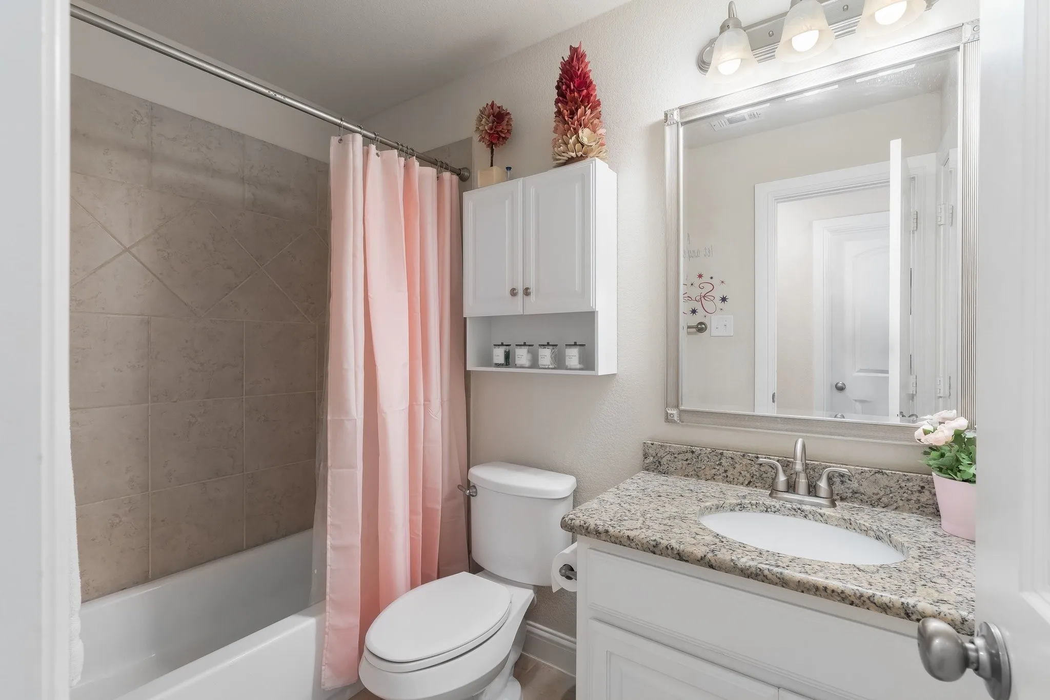 Secondary bathroom upstairs