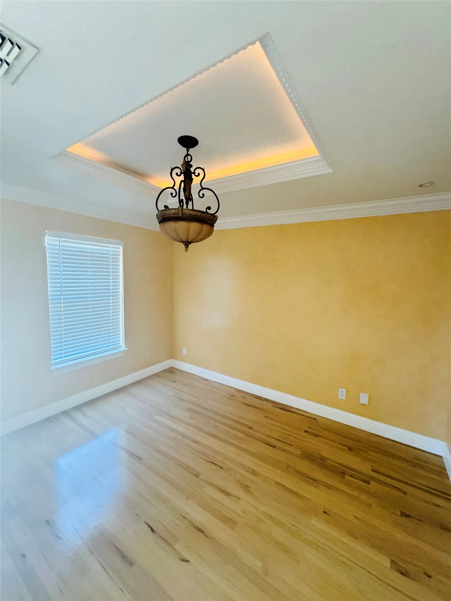 Single Family Residence For Rent in Dallas County , 2014 Picadilly Boulevard, Mesquite, Texas 75149, 3 Bedroom, 3 Bathroom, 2 Garage spaces, 1,530 Sqft, built in 1994, mls#21362125, Real Estate Agent in Mesquite, Homes For Rent in Dallas county, Homes For Rent in Mesquite, Realtor in Mesquite Texas, Real Estate Brokerage Independent Realty Texas, Luminita Cordes Realtor
