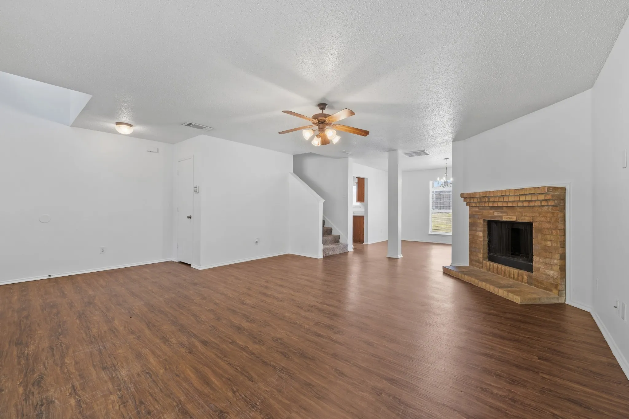 Single Family Residence For Sale in Dallas County , 2817 Island Wren Drive, Mesquite, Texas 75181, 4 Bedroom, 3 Bathroom, 2 Garage spaces, 2,526 Sqft, built in 2003, mls#21359886, Real Estate Agent in Mesquite, Homes For Sale in Dallas county, Homes For Sale in Mesquite, Realtor in Mesquite Texas, Real Estate Brokerage Independent Realty Texas, Luminita Cordes Realtor