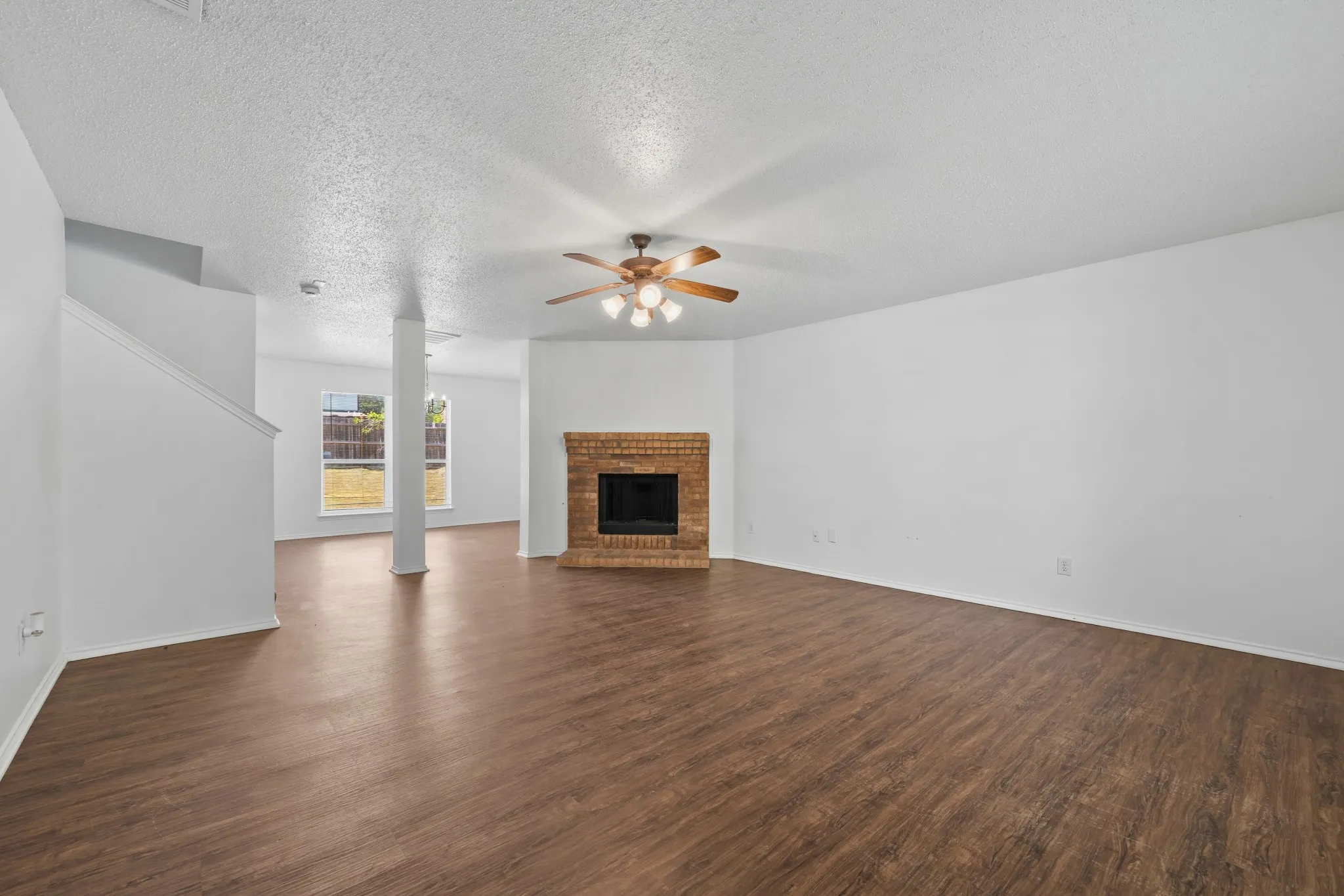 Single Family Residence For Sale in Dallas County , 2817 Island Wren Drive, Mesquite, Texas 75181, 4 Bedroom, 3 Bathroom, 2 Garage spaces, 2,526 Sqft, built in 2003, mls#21359886, Real Estate Agent in Mesquite, Homes For Sale in Dallas county, Homes For Sale in Mesquite, Realtor in Mesquite Texas, Real Estate Brokerage Independent Realty Texas, Luminita Cordes Realtor