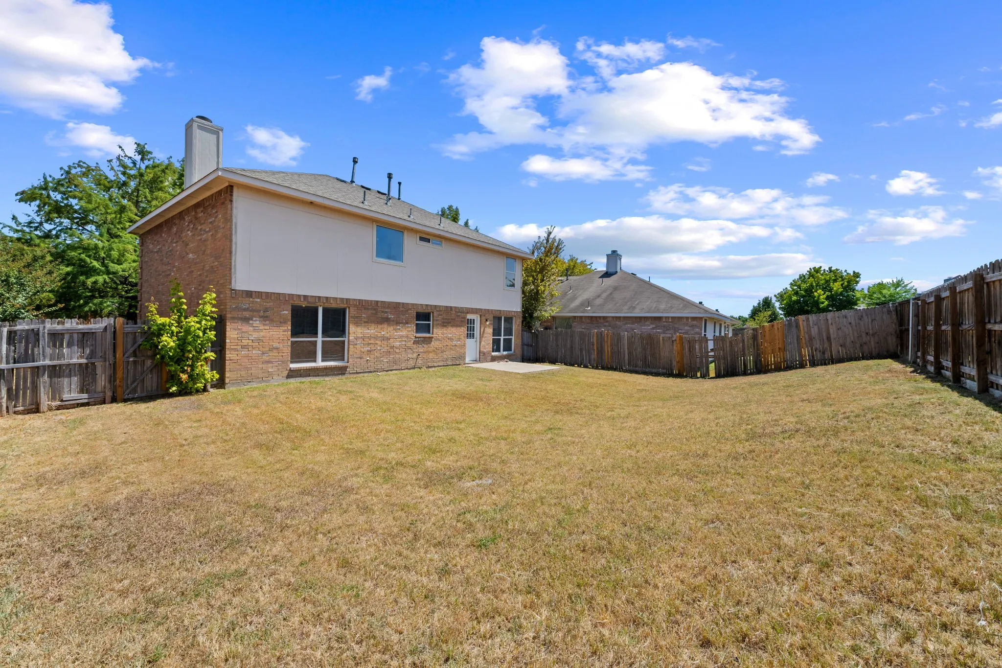 Single Family Residence For Sale in Dallas County , 2817 Island Wren Drive, Mesquite, Texas 75181, 4 Bedroom, 3 Bathroom, 2 Garage spaces, 2,526 Sqft, built in 2003, mls#21359886, Real Estate Agent in Mesquite, Homes For Sale in Dallas county, Homes For Sale in Mesquite, Realtor in Mesquite Texas, Real Estate Brokerage Independent Realty Texas, Luminita Cordes Realtor