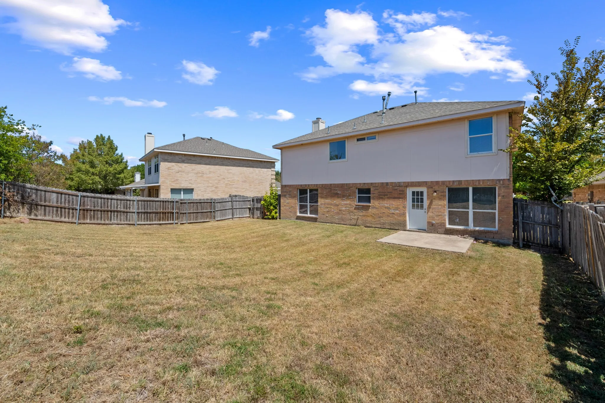 Single Family Residence For Sale in Dallas County , 2817 Island Wren Drive, Mesquite, Texas 75181, 4 Bedroom, 3 Bathroom, 2 Garage spaces, 2,526 Sqft, built in 2003, mls#21359886, Real Estate Agent in Mesquite, Homes For Sale in Dallas county, Homes For Sale in Mesquite, Realtor in Mesquite Texas, Real Estate Brokerage Independent Realty Texas, Luminita Cordes Realtor
