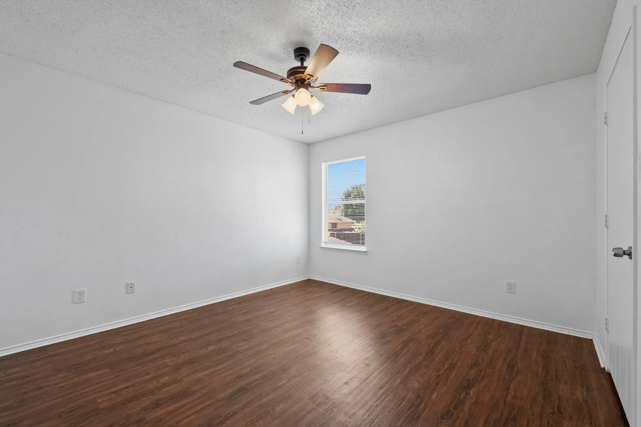 Single Family Residence For Sale in Dallas County , 2817 Island Wren Drive, Mesquite, Texas 75181, 4 Bedroom, 3 Bathroom, 2 Garage spaces, 2,526 Sqft, built in 2003, mls#21359886, Real Estate Agent in Mesquite, Homes For Sale in Dallas county, Homes For Sale in Mesquite, Realtor in Mesquite Texas, Real Estate Brokerage Independent Realty Texas, Luminita Cordes Realtor