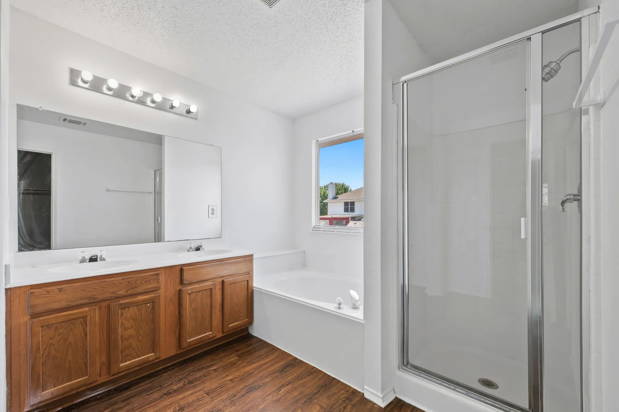 Single Family Residence For Sale in Dallas County , 2817 Island Wren Drive, Mesquite, Texas 75181, 4 Bedroom, 3 Bathroom, 2 Garage spaces, 2,526 Sqft, built in 2003, mls#21359886, Real Estate Agent in Mesquite, Homes For Sale in Dallas county, Homes For Sale in Mesquite, Realtor in Mesquite Texas, Real Estate Brokerage Independent Realty Texas, Luminita Cordes Realtor