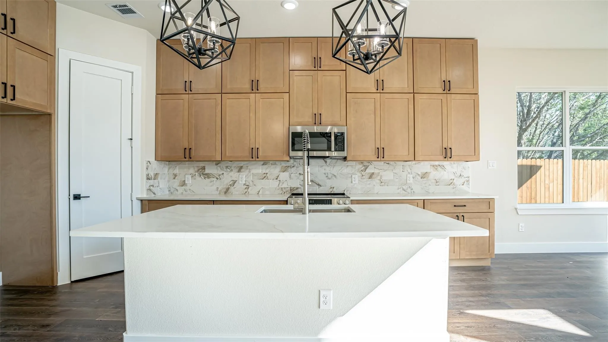 Single Family Residence For Sale in Hood County , 5702 Barkridge Drive, Granbury, Texas 76048, 4 Bedroom, 3 Bathroom, 2 Garage spaces, 2,228 Sqft, built in 2025, mls#21363990, Real Estate Agent in Granbury, Homes For Sale in Hood county, Homes For Sale in Granbury, Realtor in Granbury Texas, Real Estate Brokerage Independent Realty Texas, Luminita Cordes Realtor