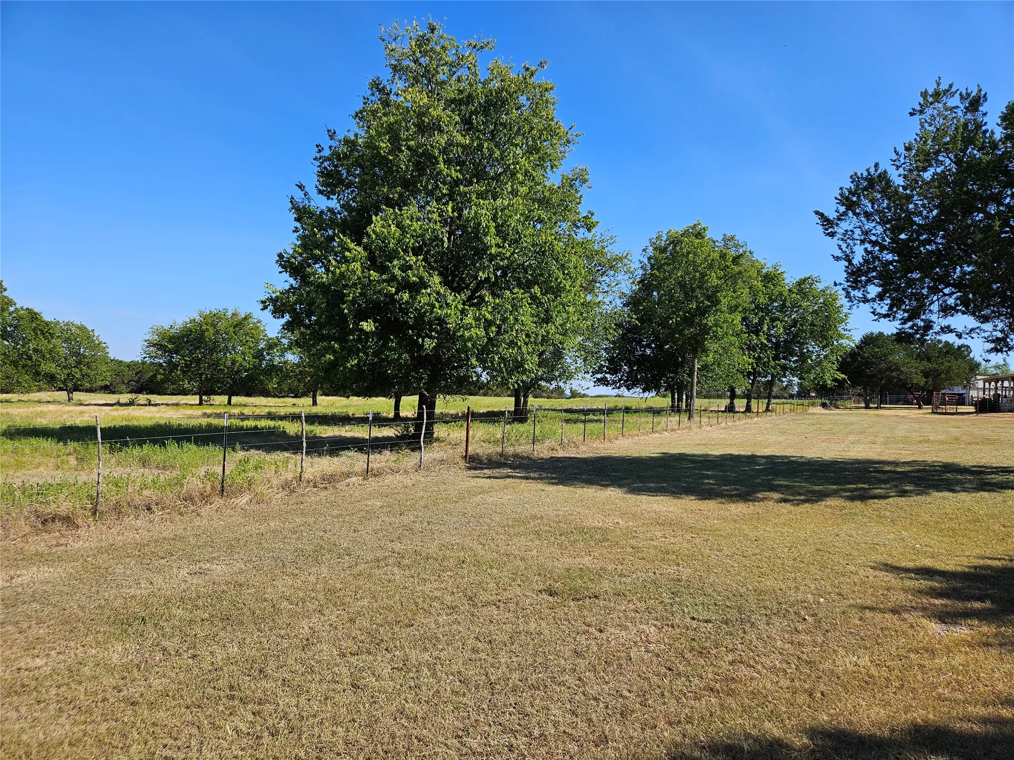 Single Family Residence For Sale in Bosque County , 15771 Fm 56, Kopperl, Texas 76652, 1 Bedroom, 1 Bathroom, Garage spaces, 780 Sqft, built in 2016, mls#21363526, Real Estate Agent in Kopperl, Homes For Sale in Bosque county, Homes For Sale in Kopperl, Realtor in Kopperl Texas, Real Estate Brokerage Independent Realty Texas, Luminita Cordes Realtor