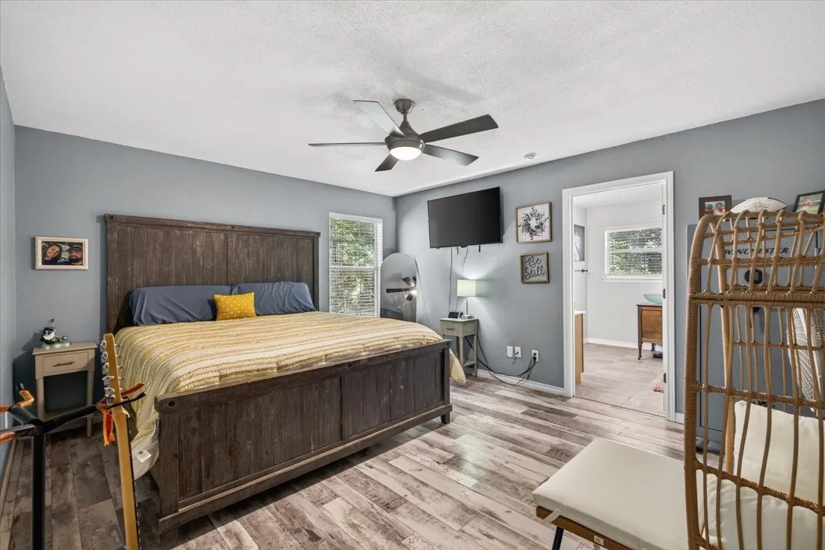 Single Family Residence For Sale in Van Zandt County , 530 Vz County Road 2915, Eustace, Texas 75124, 4 Bedroom, 2 Bathroom, 2 Garage spaces, 2,123 Sqft, built in 2001, mls#21364036, Real Estate Agent in Eustace, Homes For Sale in Van Zandt county, Homes For Sale in Eustace, Realtor in Eustace Texas, Real Estate Brokerage Independent Realty Texas, Luminita Cordes Realtor