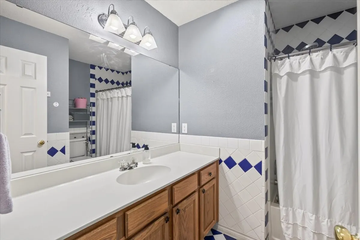 Single Family Residence For Sale in Van Zandt County , 530 Vz County Road 2915, Eustace, Texas 75124, 4 Bedroom, 2 Bathroom, 2 Garage spaces, 2,123 Sqft, built in 2001, mls#21364036, Real Estate Agent in Eustace, Homes For Sale in Van Zandt county, Homes For Sale in Eustace, Realtor in Eustace Texas, Real Estate Brokerage Independent Realty Texas, Luminita Cordes Realtor