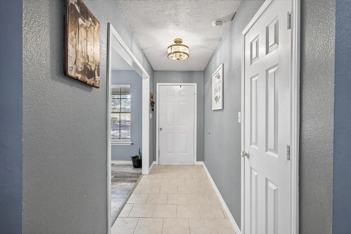 Single Family Residence For Sale in Van Zandt County , 530 Vz County Road 2915, Eustace, Texas 75124, 4 Bedroom, 2 Bathroom, 2 Garage spaces, 2,123 Sqft, built in 2001, mls#21364036, Real Estate Agent in Eustace, Homes For Sale in Van Zandt county, Homes For Sale in Eustace, Realtor in Eustace Texas, Real Estate Brokerage Independent Realty Texas, Luminita Cordes Realtor