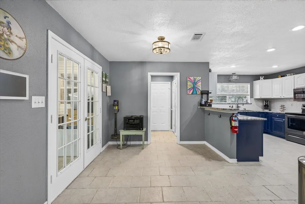Single Family Residence For Sale in Van Zandt County , 530 Vz County Road 2915, Eustace, Texas 75124, 4 Bedroom, 2 Bathroom, 2 Garage spaces, 2,123 Sqft, built in 2001, mls#21364036, Real Estate Agent in Eustace, Homes For Sale in Van Zandt county, Homes For Sale in Eustace, Realtor in Eustace Texas, Real Estate Brokerage Independent Realty Texas, Luminita Cordes Realtor