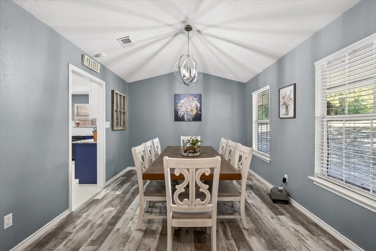 Single Family Residence For Sale in Van Zandt County , 530 Vz County Road 2915, Eustace, Texas 75124, 4 Bedroom, 2 Bathroom, 2 Garage spaces, 2,123 Sqft, built in 2001, mls#21364036, Real Estate Agent in Eustace, Homes For Sale in Van Zandt county, Homes For Sale in Eustace, Realtor in Eustace Texas, Real Estate Brokerage Independent Realty Texas, Luminita Cordes Realtor