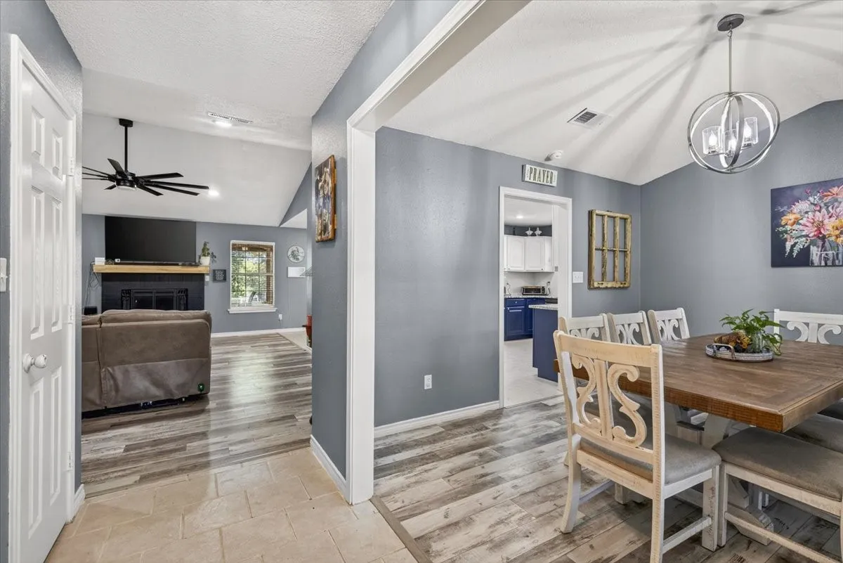 Single Family Residence For Sale in Van Zandt County , 530 Vz County Road 2915, Eustace, Texas 75124, 4 Bedroom, 2 Bathroom, 2 Garage spaces, 2,123 Sqft, built in 2001, mls#21364036, Real Estate Agent in Eustace, Homes For Sale in Van Zandt county, Homes For Sale in Eustace, Realtor in Eustace Texas, Real Estate Brokerage Independent Realty Texas, Luminita Cordes Realtor
