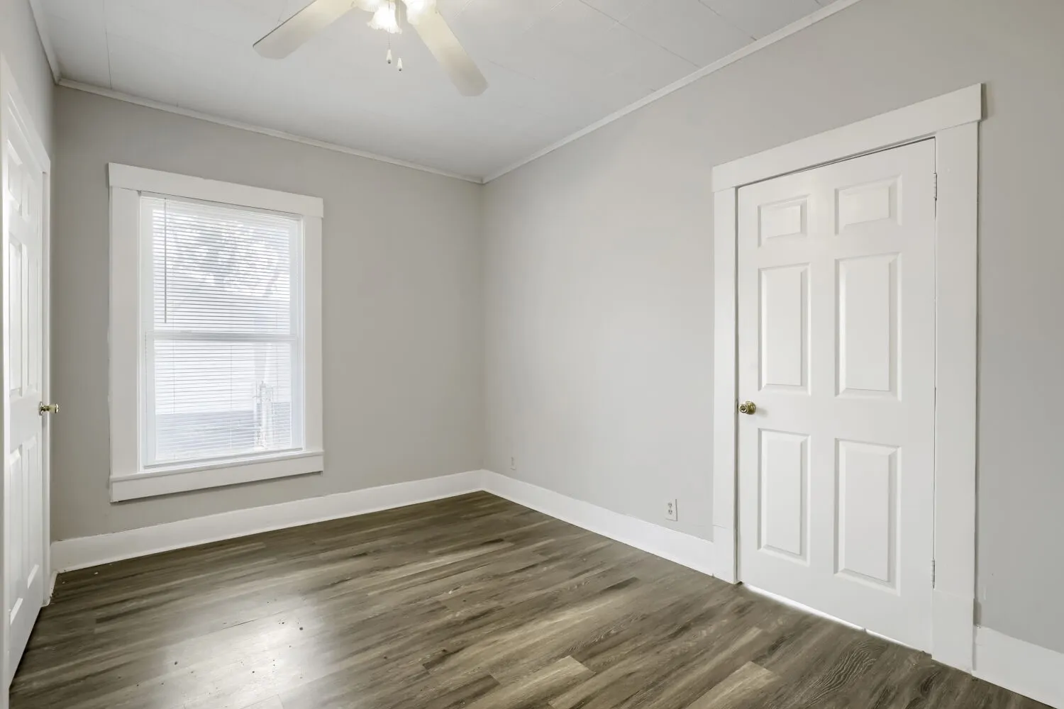 Single Family Residence For Sale in Grayson County , 520 E Day Street, Denison, Texas 75021, 3 Bedroom, 1 Bathroom, Garage spaces, 1,072 Sqft, built in 1920, mls#21363838, Real Estate Agent in Denison, Homes For Sale in Grayson county, Homes For Sale in Denison, Realtor in Denison Texas, Real Estate Brokerage Independent Realty Texas, Luminita Cordes Realtor