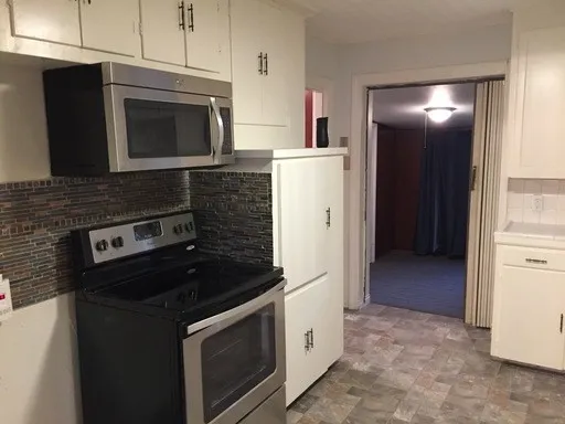 Single Family Residence For Rent in Tarrant County , 3524 W Biddison Street, Fort Worth, Texas 76109, 3 Bedroom, 2 Bathroom, 1 Garage spaces, 1,146 Sqft, built in 1946, Price $2,250, mls#21362655, Real Estate Agent in Fort Worth, Homes For Rent in Tarrant county, Homes For Rent in Fort Worth, Realtor in Fort Worth Texas, Real Estate Brokerage Independent Realty Texas, Luminita Cordes Realtor