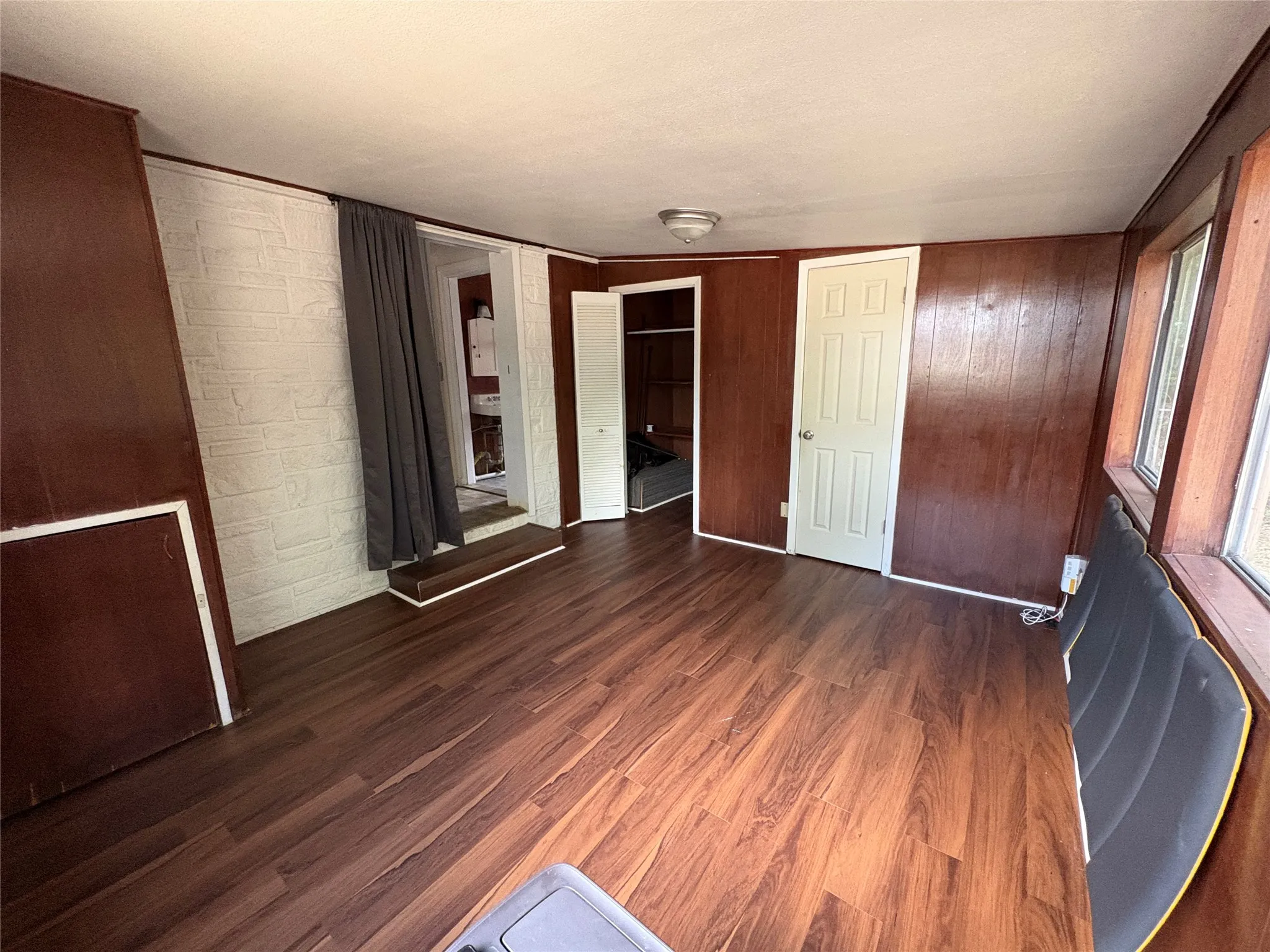 Single Family Residence For Rent in Tarrant County , 3524 W Biddison Street, Fort Worth, Texas 76109, 3 Bedroom, 2 Bathroom, 1 Garage spaces, 1,146 Sqft, built in 1946, Price $2,250, mls#21362655, Real Estate Agent in Fort Worth, Homes For Rent in Tarrant county, Homes For Rent in Fort Worth, Realtor in Fort Worth Texas, Real Estate Brokerage Independent Realty Texas, Luminita Cordes Realtor